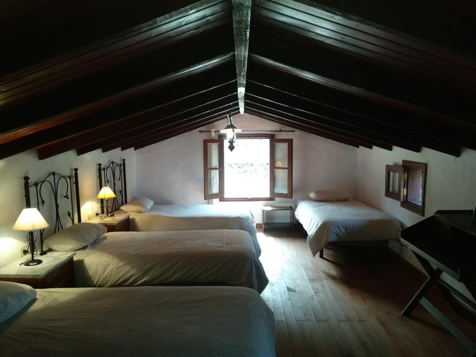 Two-Bedroom House - Photo 2