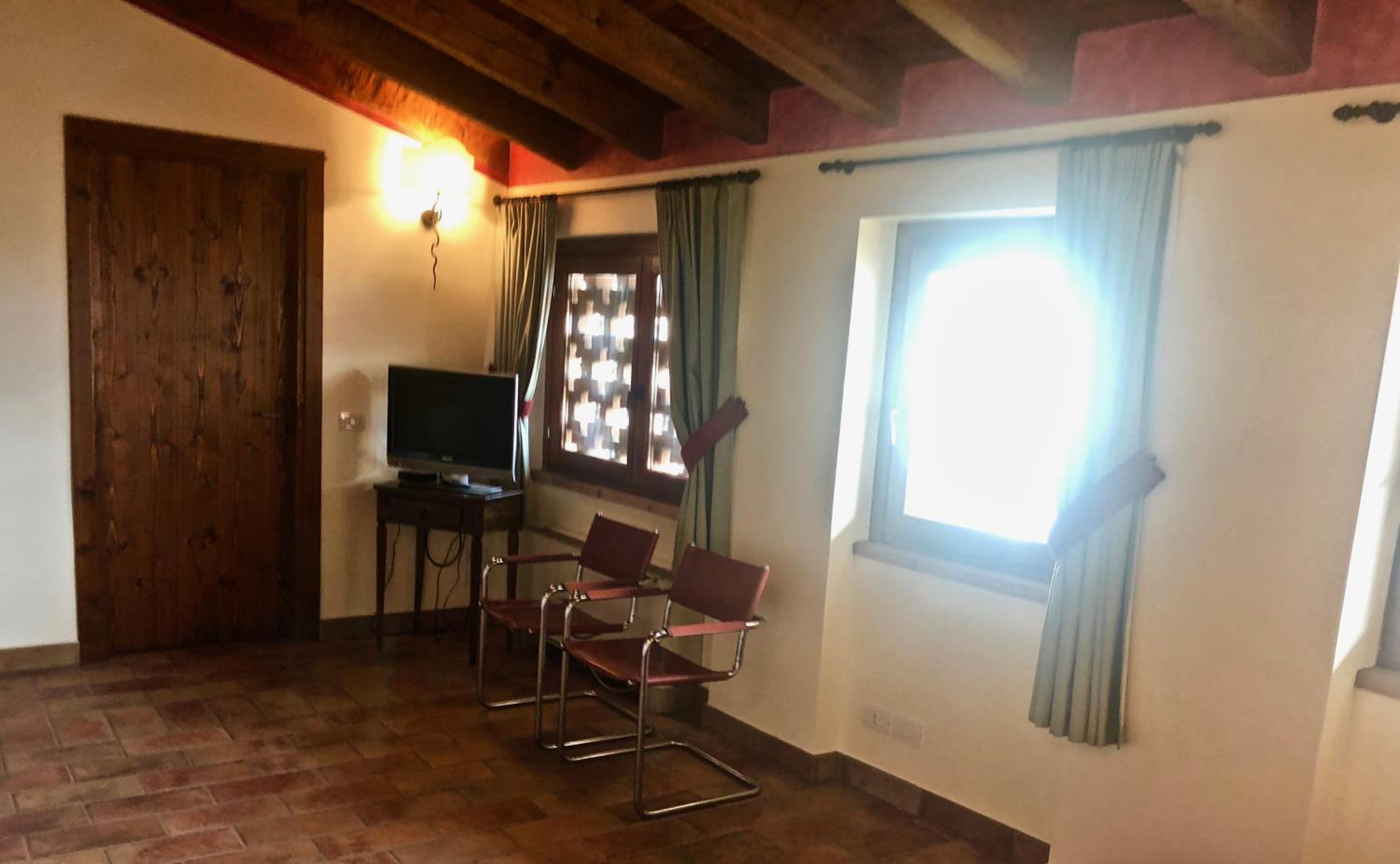 Standard Double Room - Photo 2