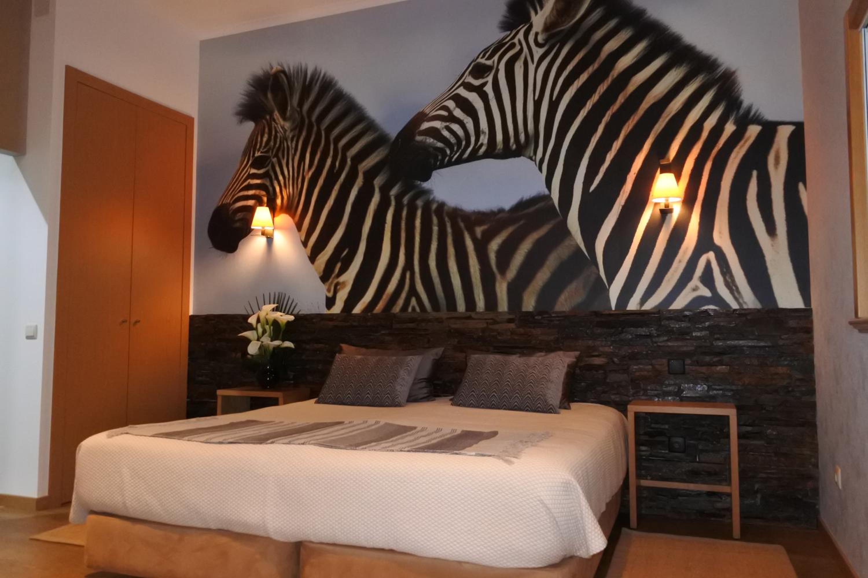 Double or Twin Room with Private Bathroom - Photo 2
