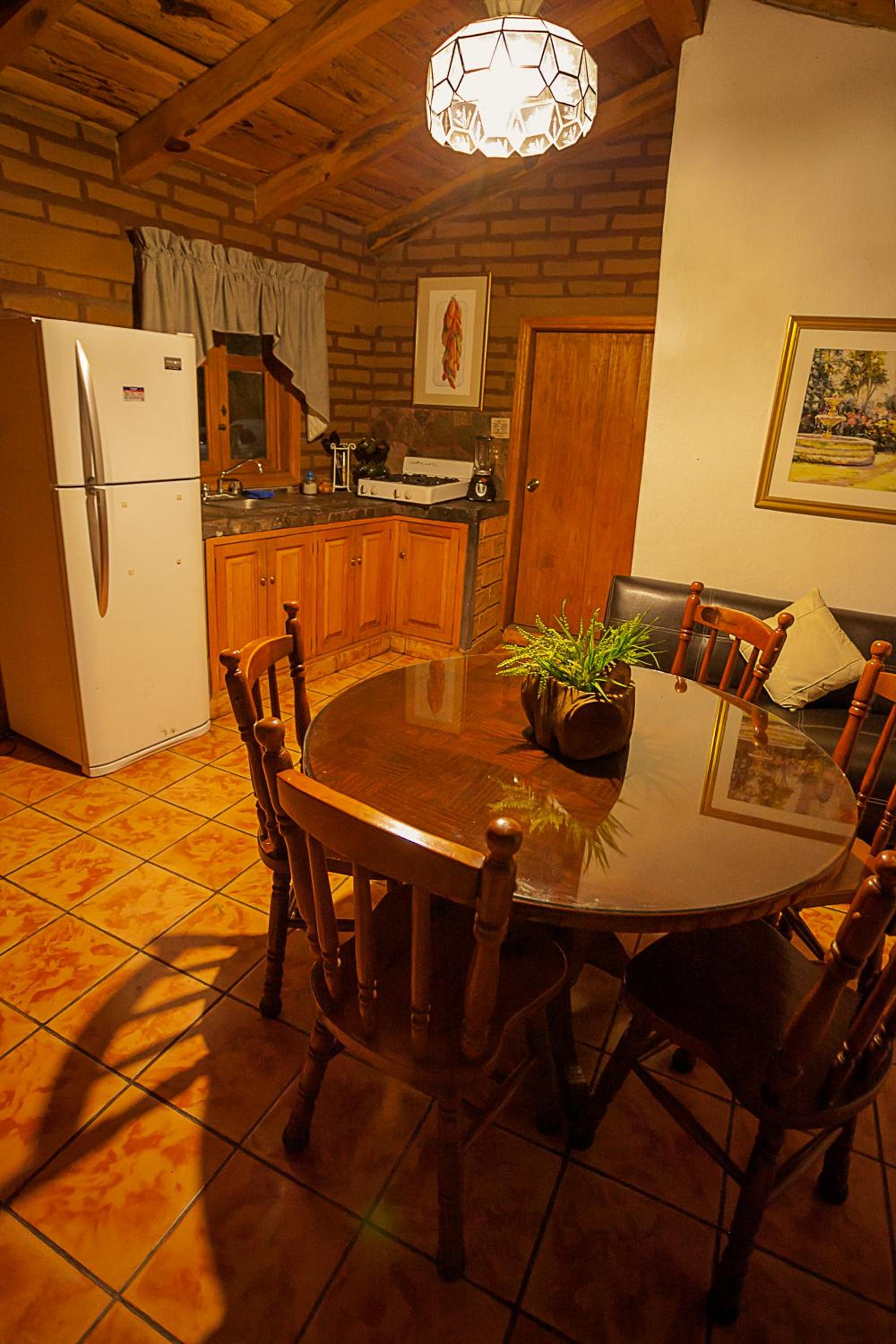 Two-Bedroom House - Photo 2