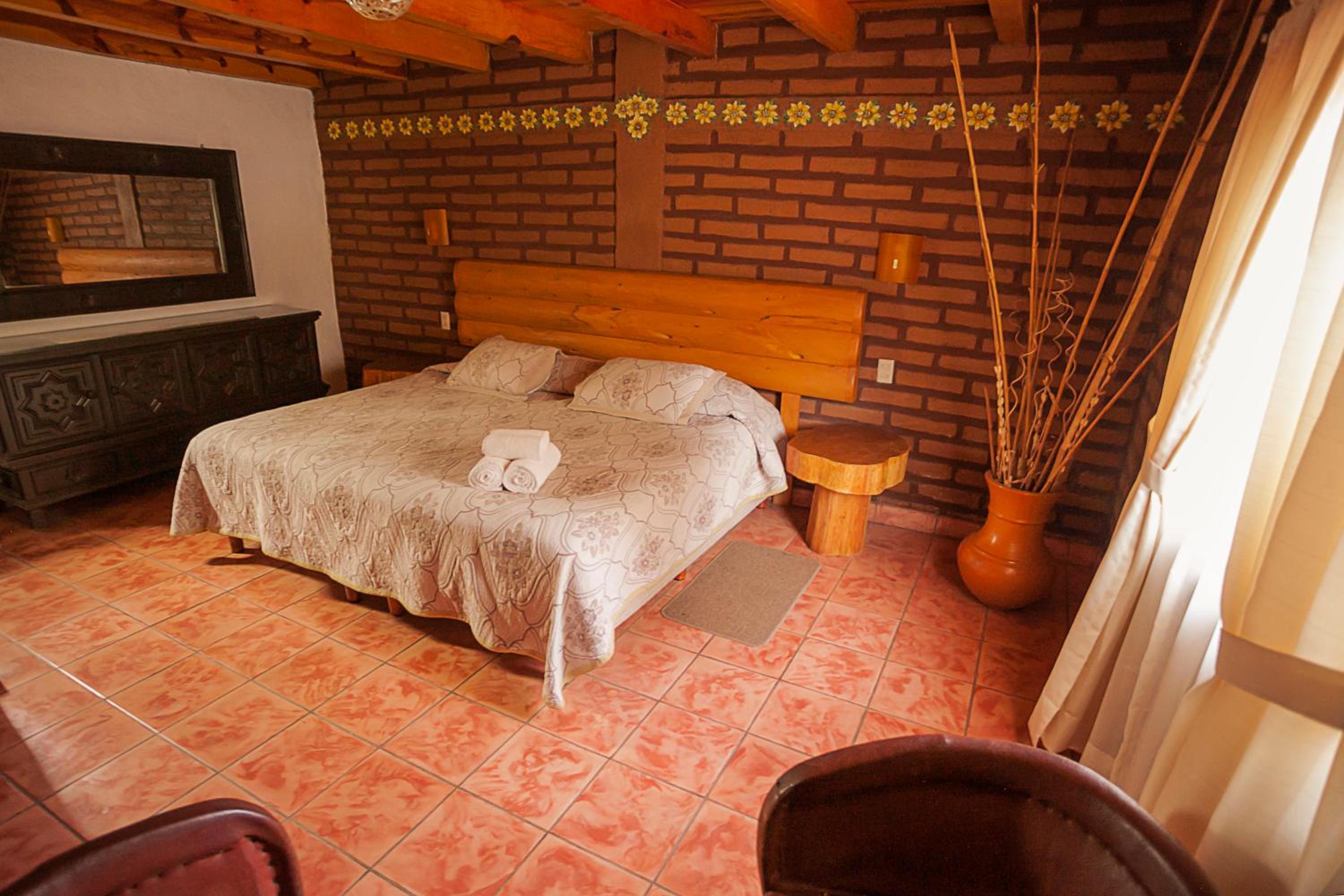 Two-Bedroom House - Photo 16