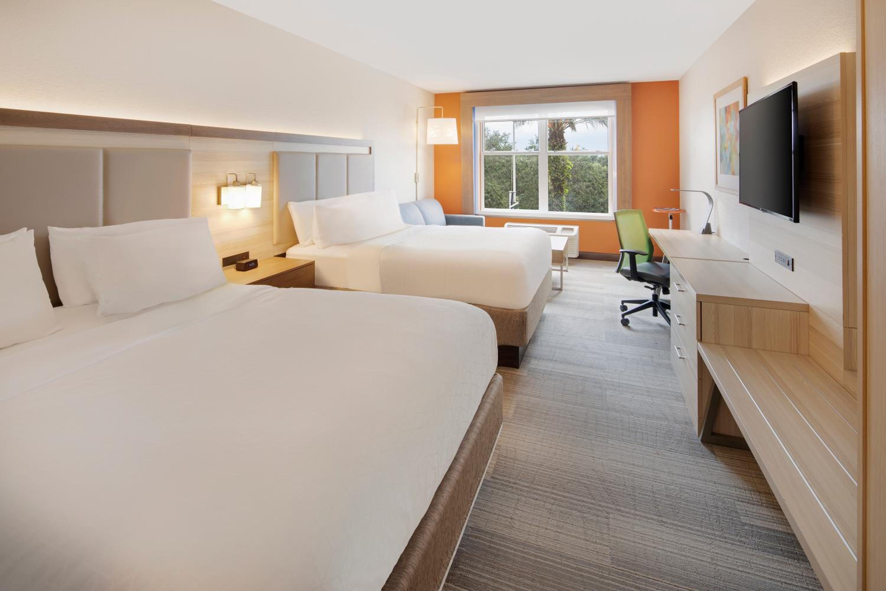 Standard Queen Room with Two Queen Beds - Extra Floor Space - Photo 2