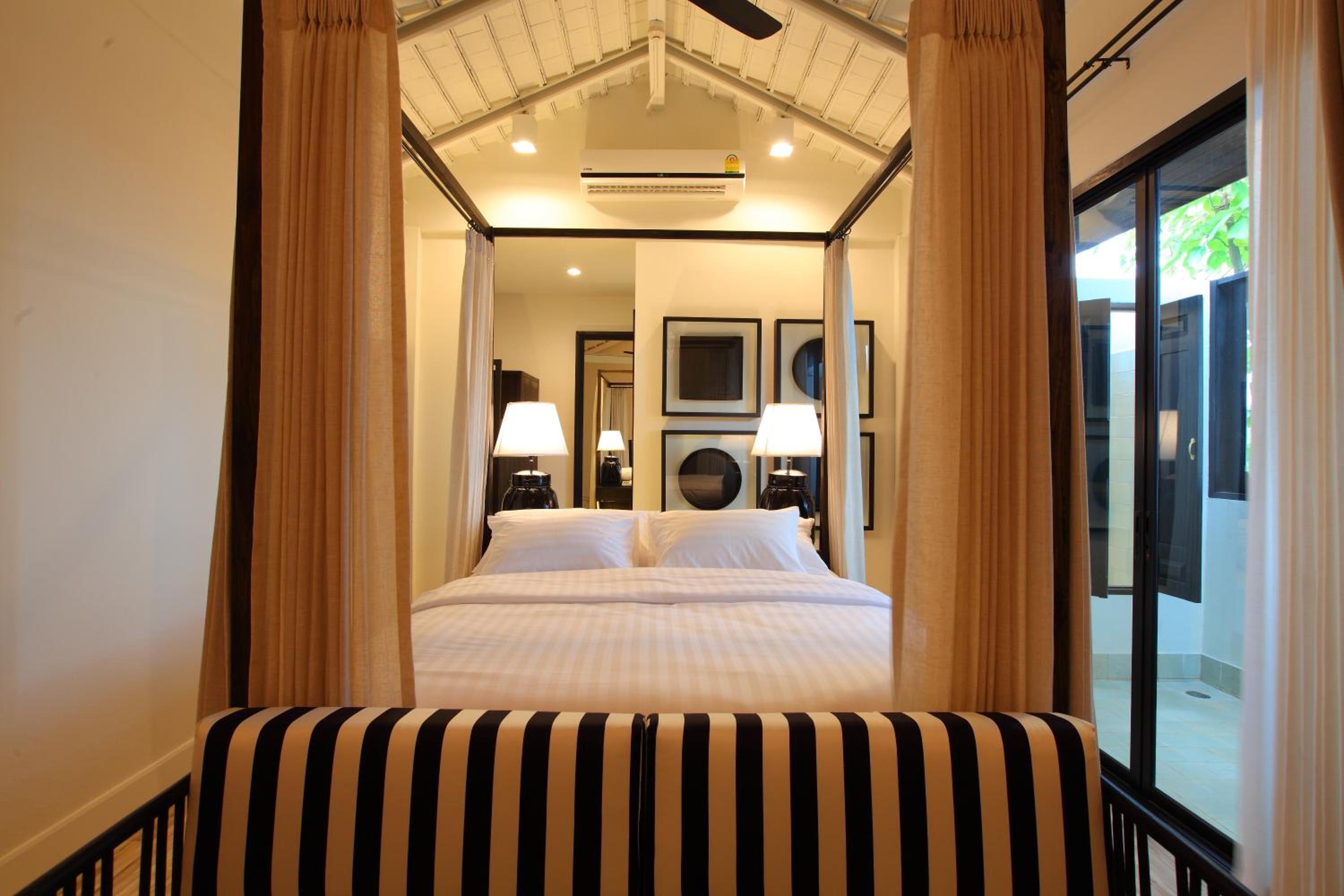 99 Deluxe Double Room