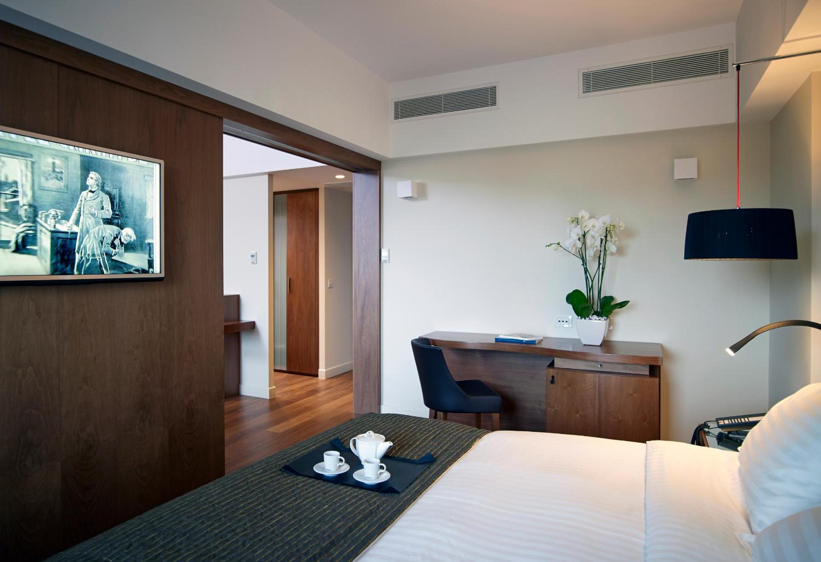 Executive Suite