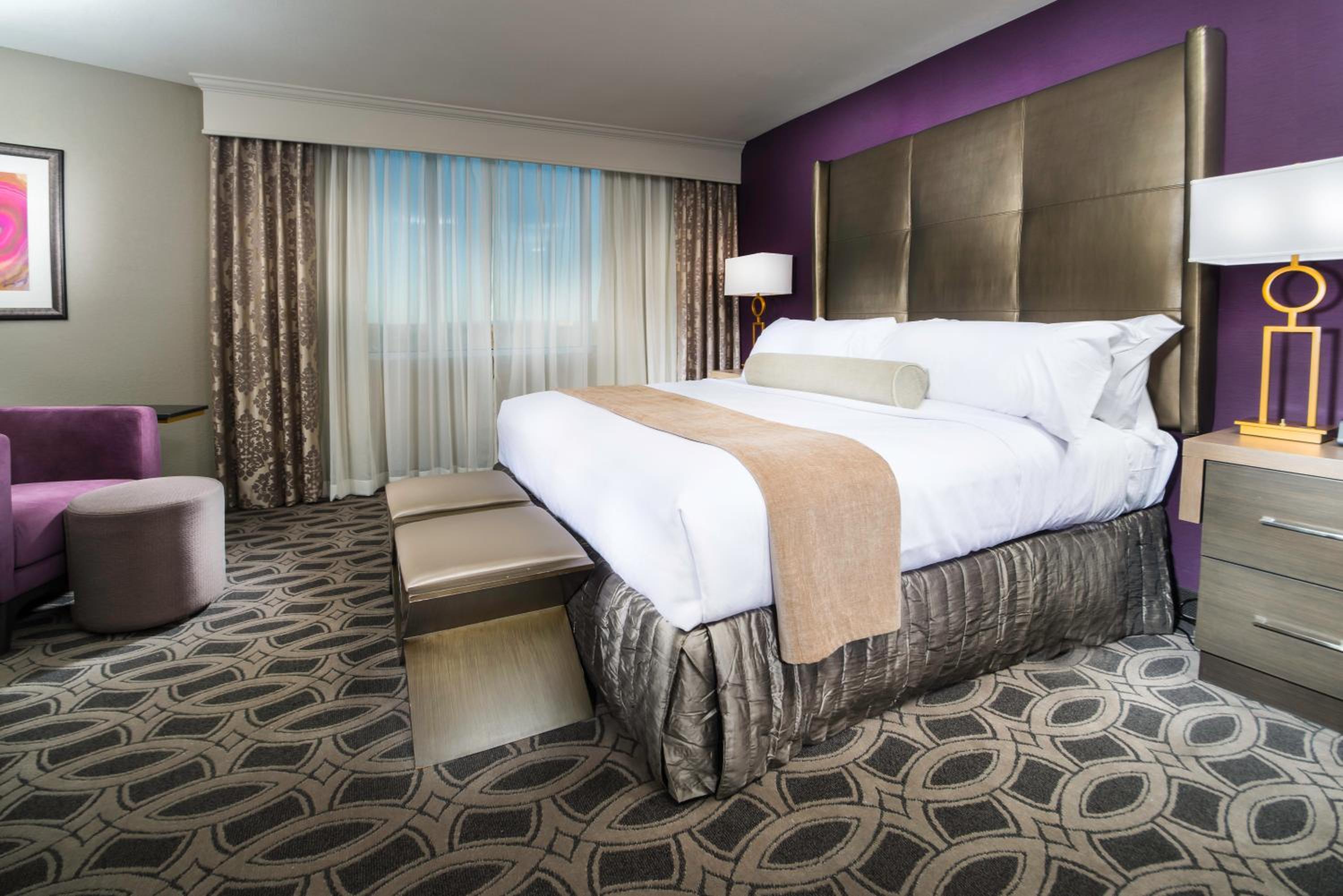Standard King Room with Accessible Tub - Mobility Access photo 1