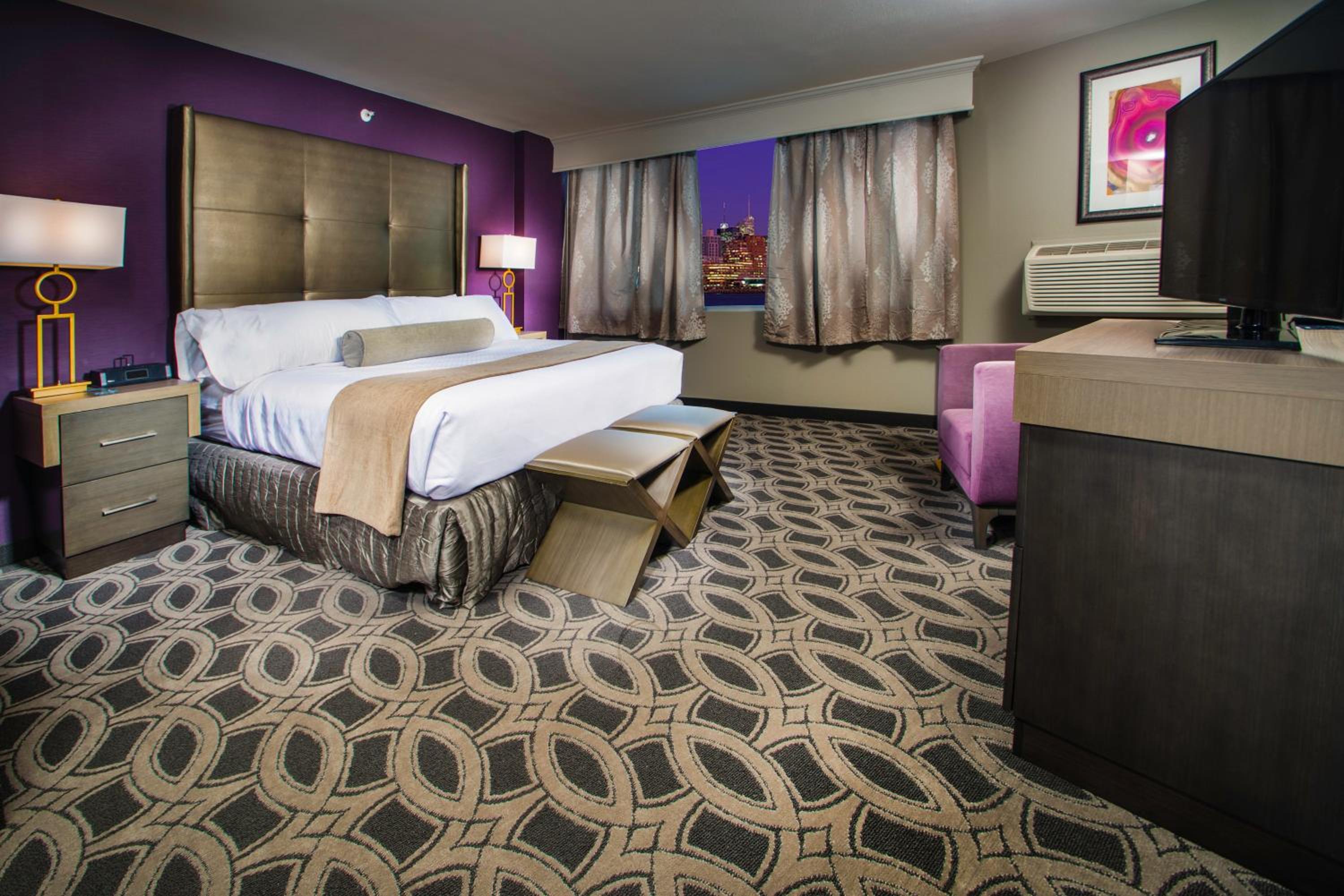 Standard King Room photo 3