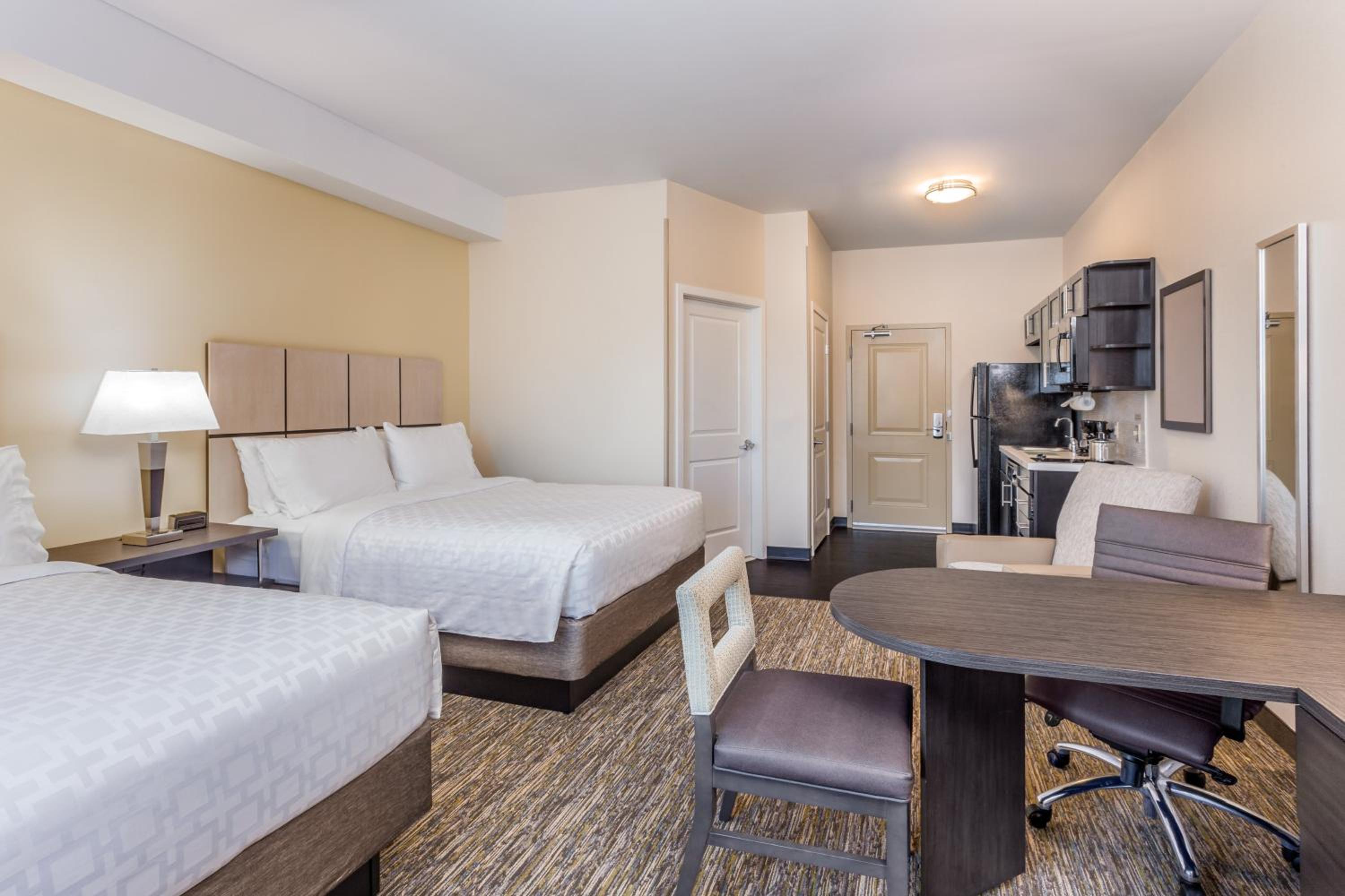 Studio Suite with Two Queen Beds photo 3