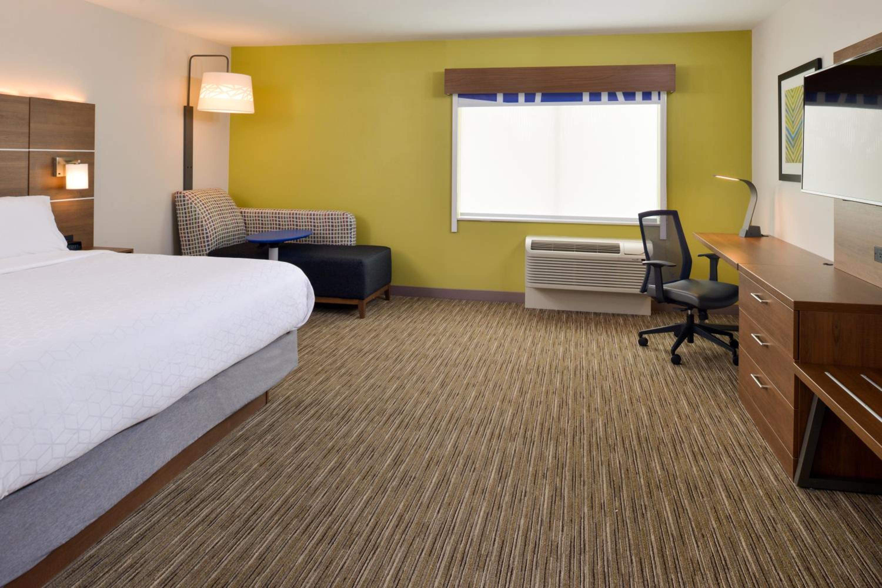 King Suite - Hearing Accessible/Non-Smoking