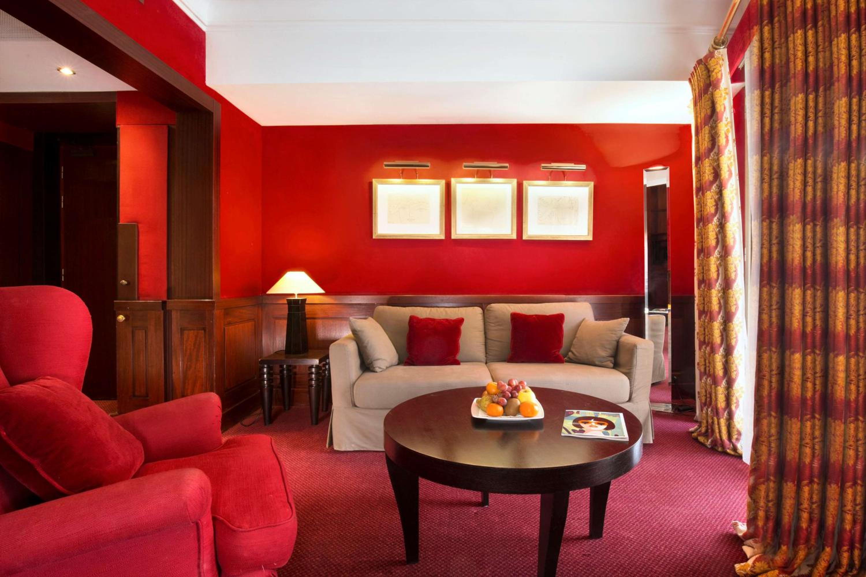 Suite - Photo 7