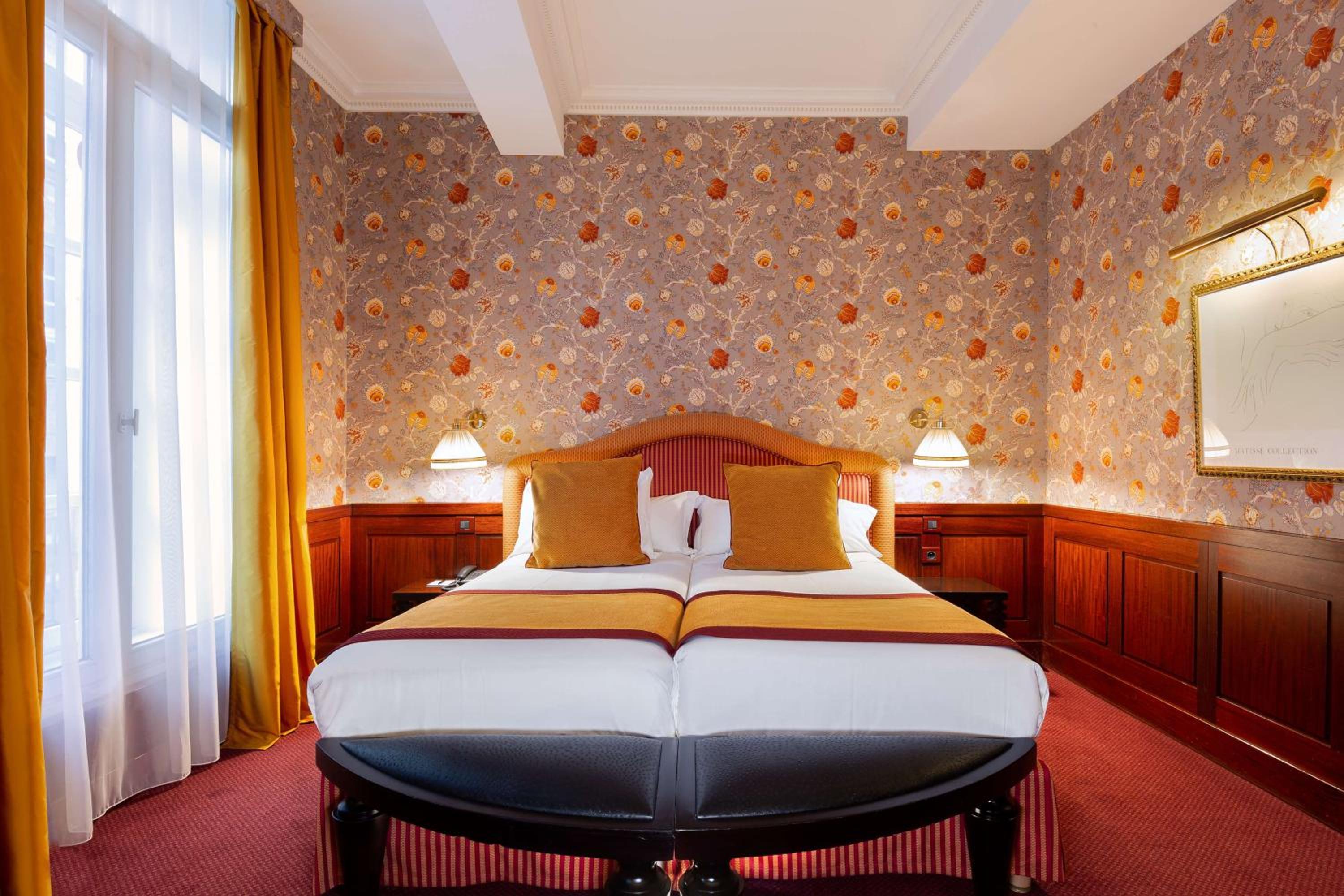 Deluxe King Room - Photo 5