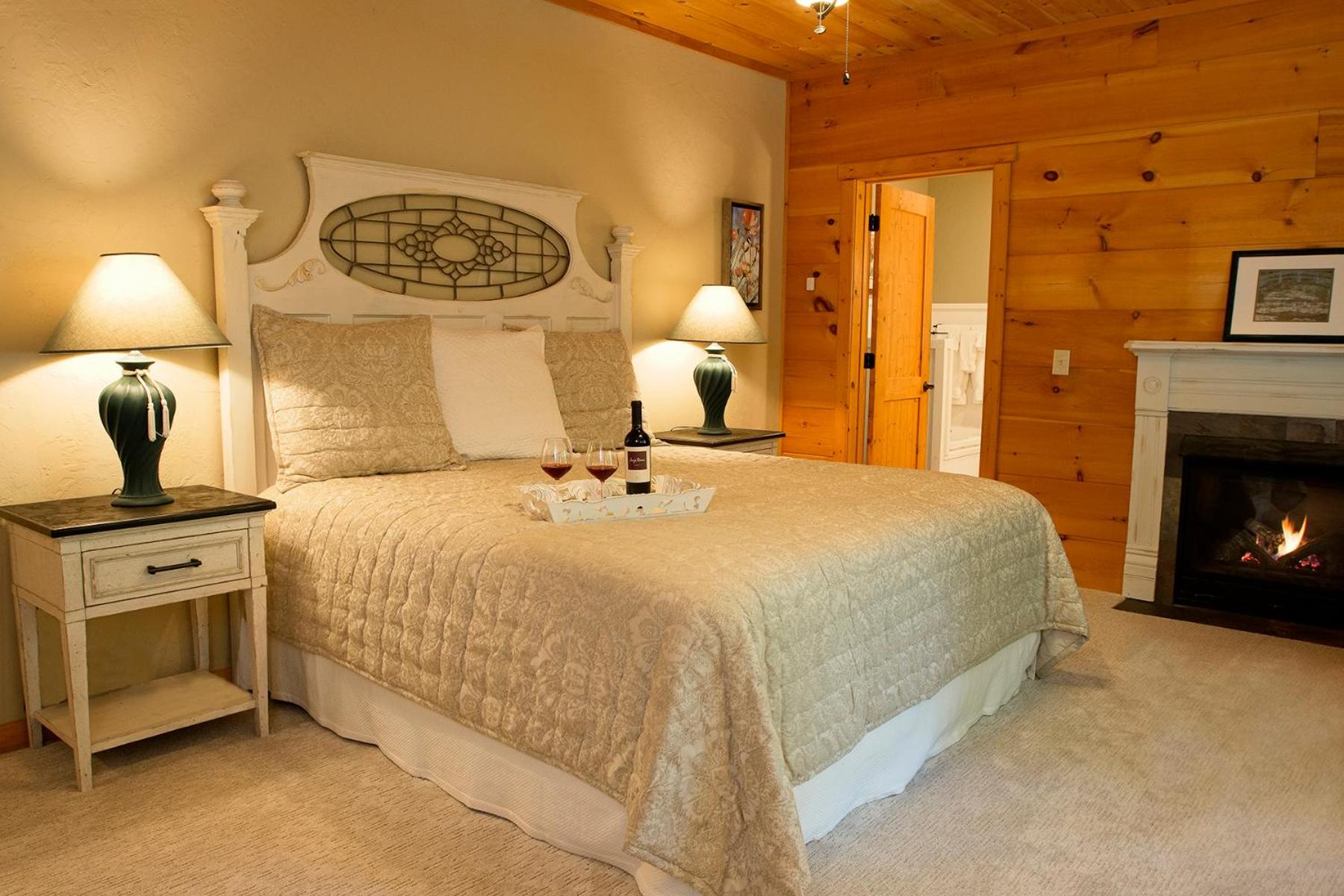 Deluxe King Room photo 1