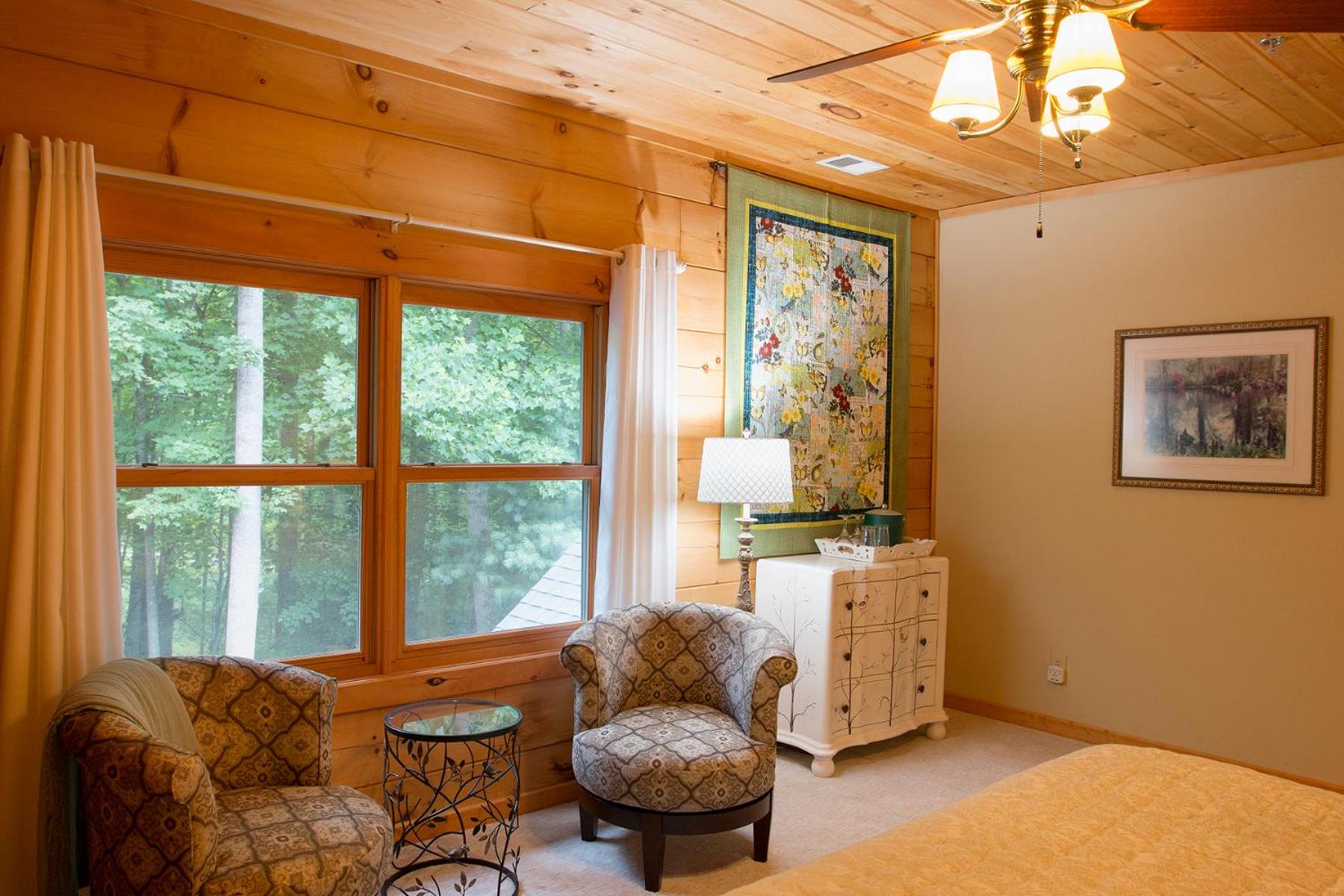Deluxe King Room photo 2