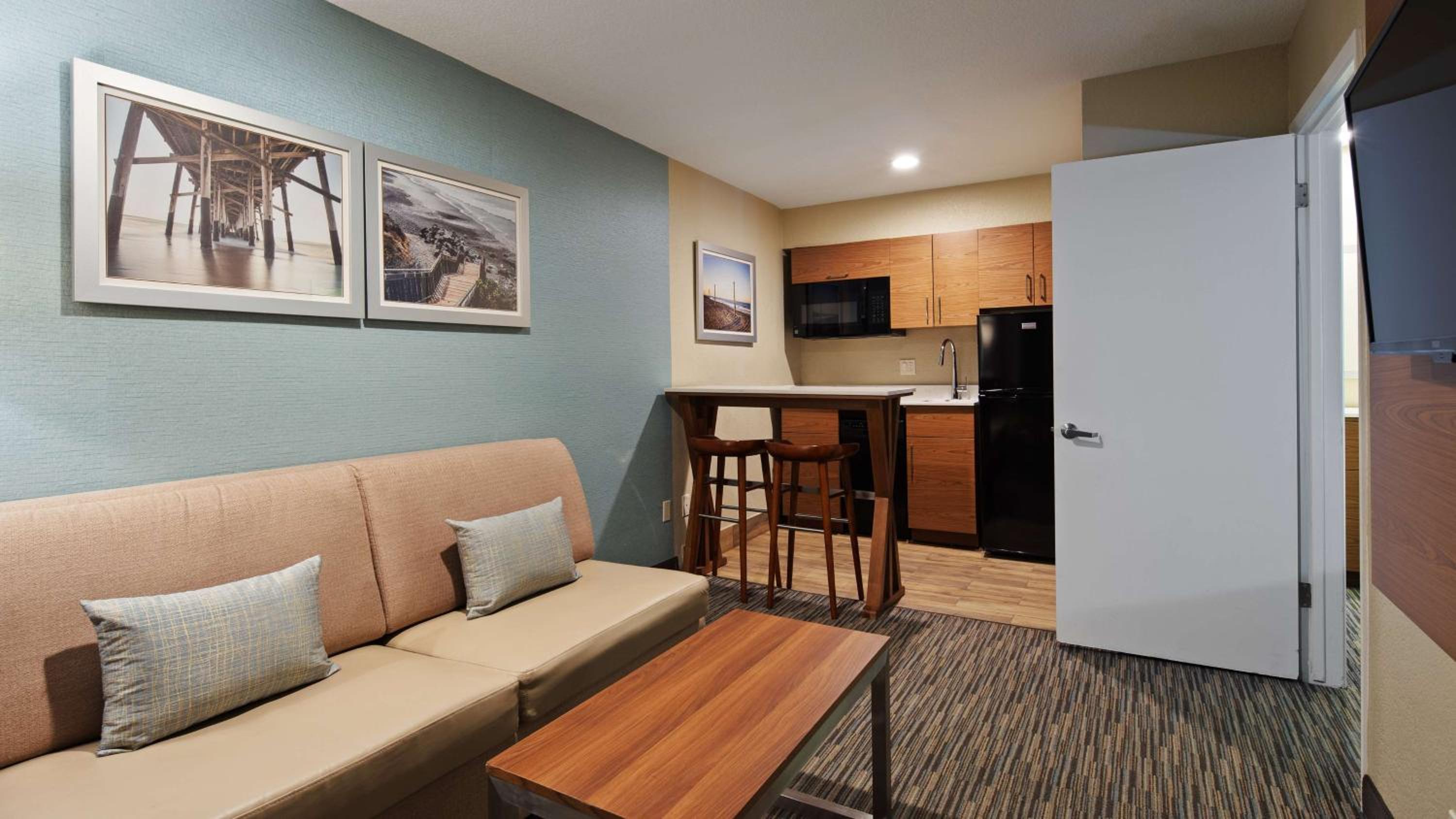 King Room - Non-Smoking - Photo 1