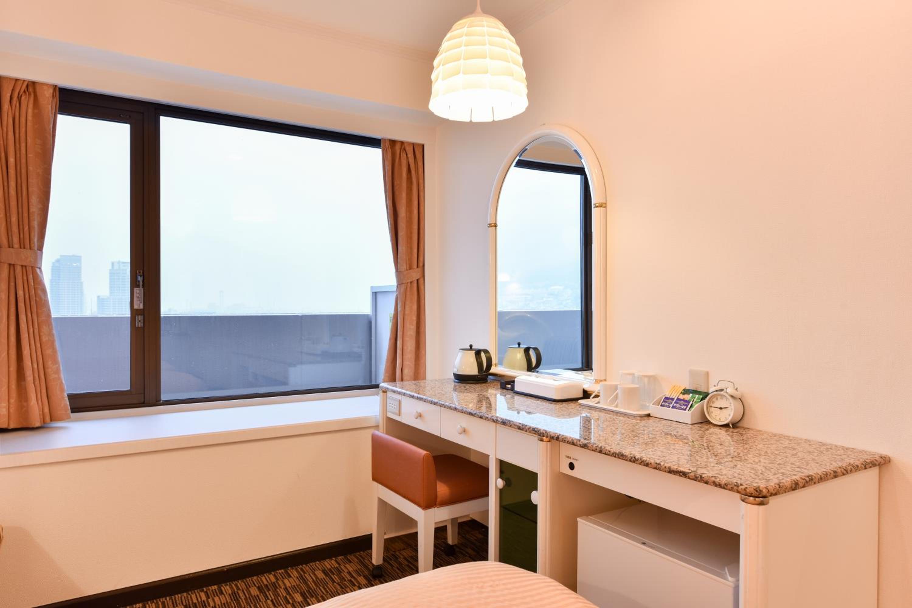 Twin Room - Non-Smoking - Photo 14