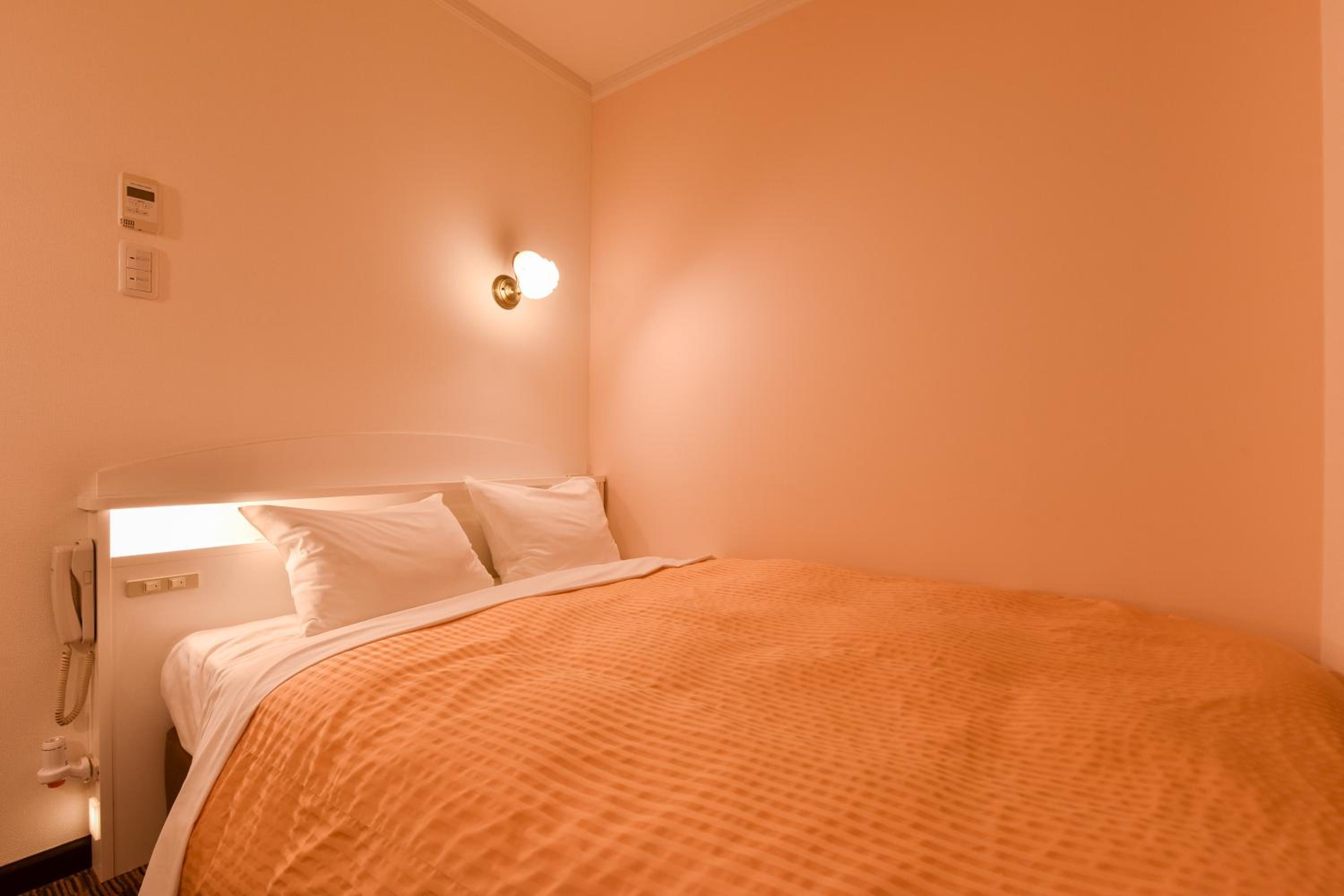 Double Room - Non-Smoking  - Photo 6