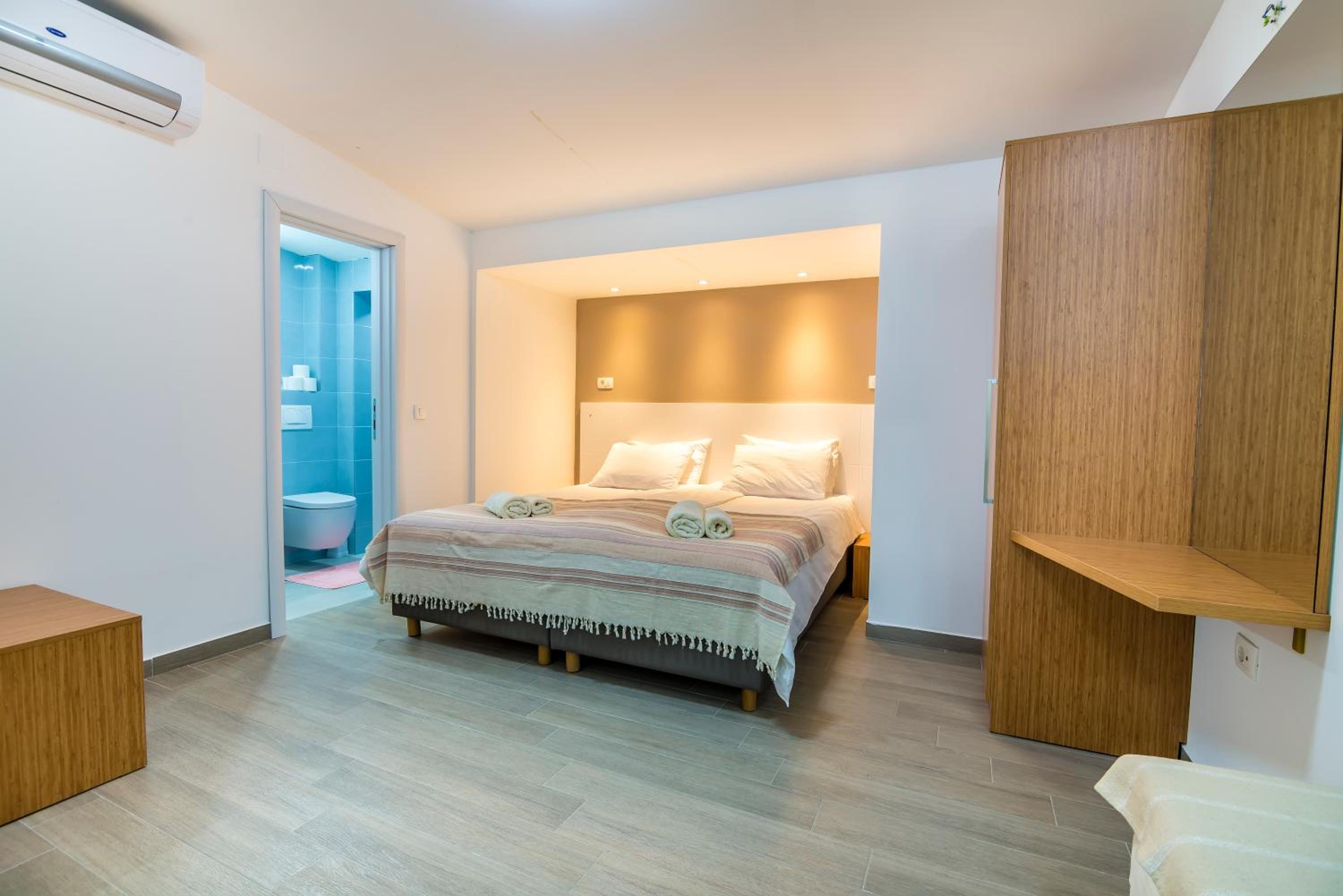 Double Room - Photo 9