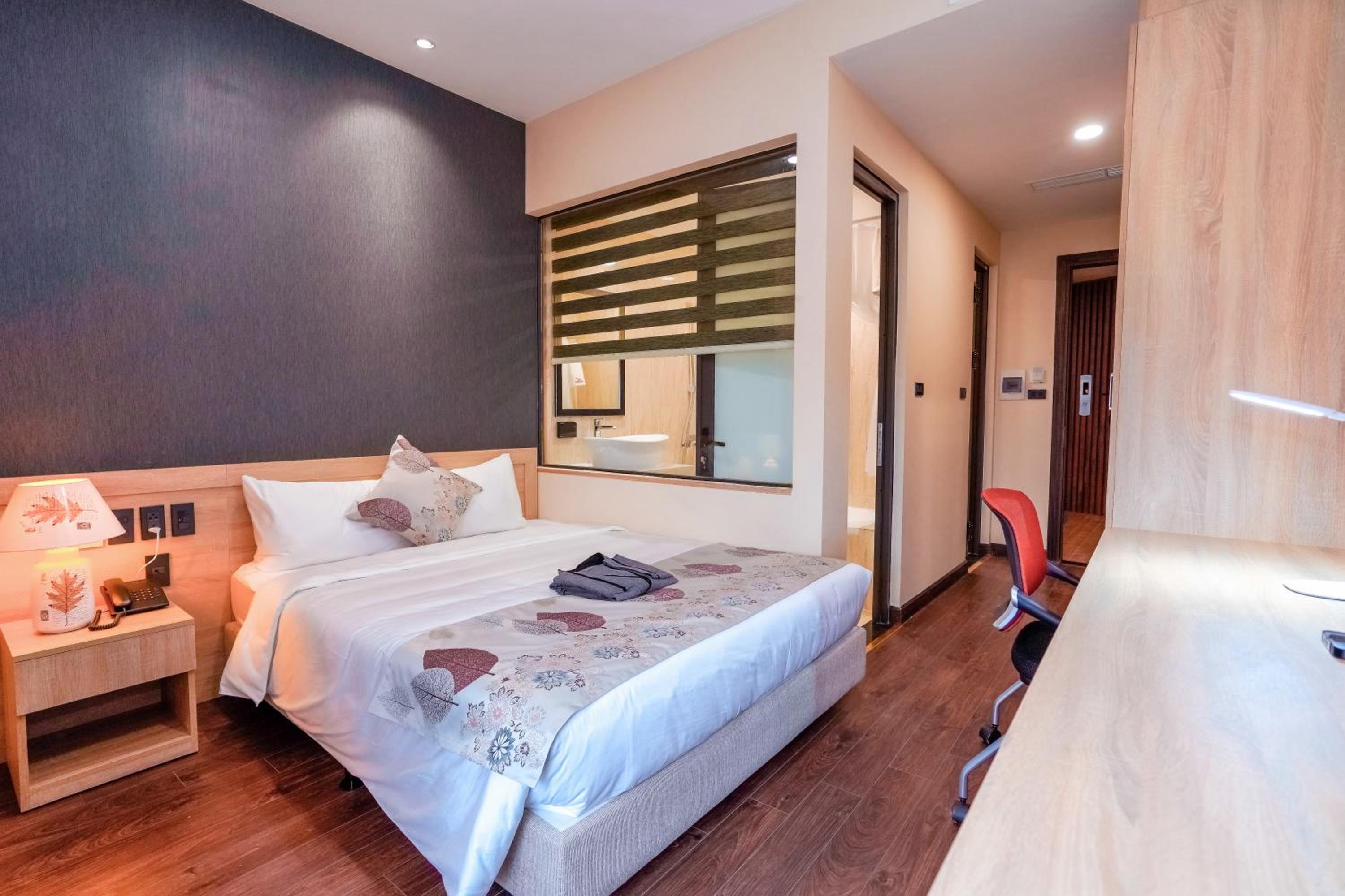Suite - Photo 7