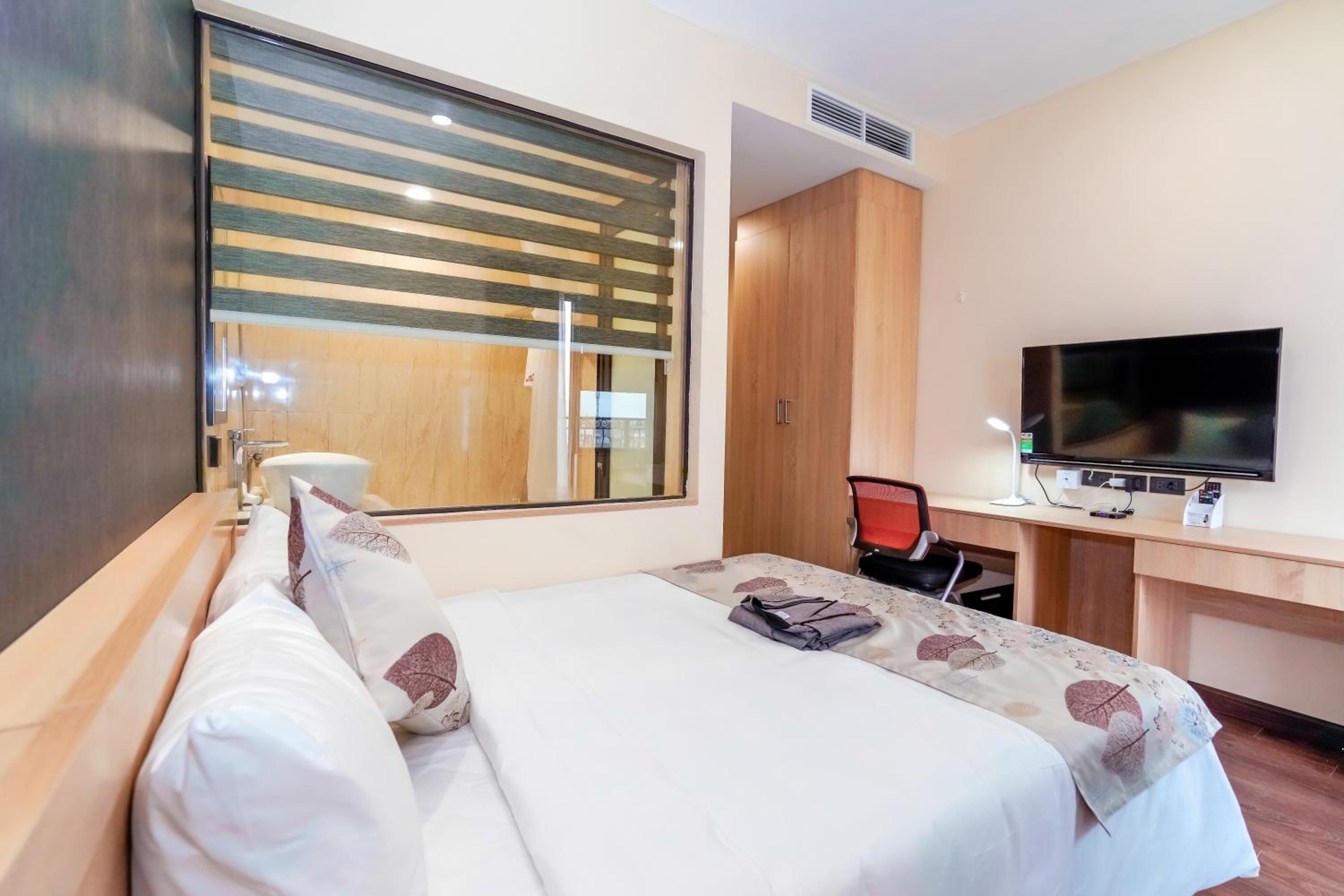 Suite - Photo 12