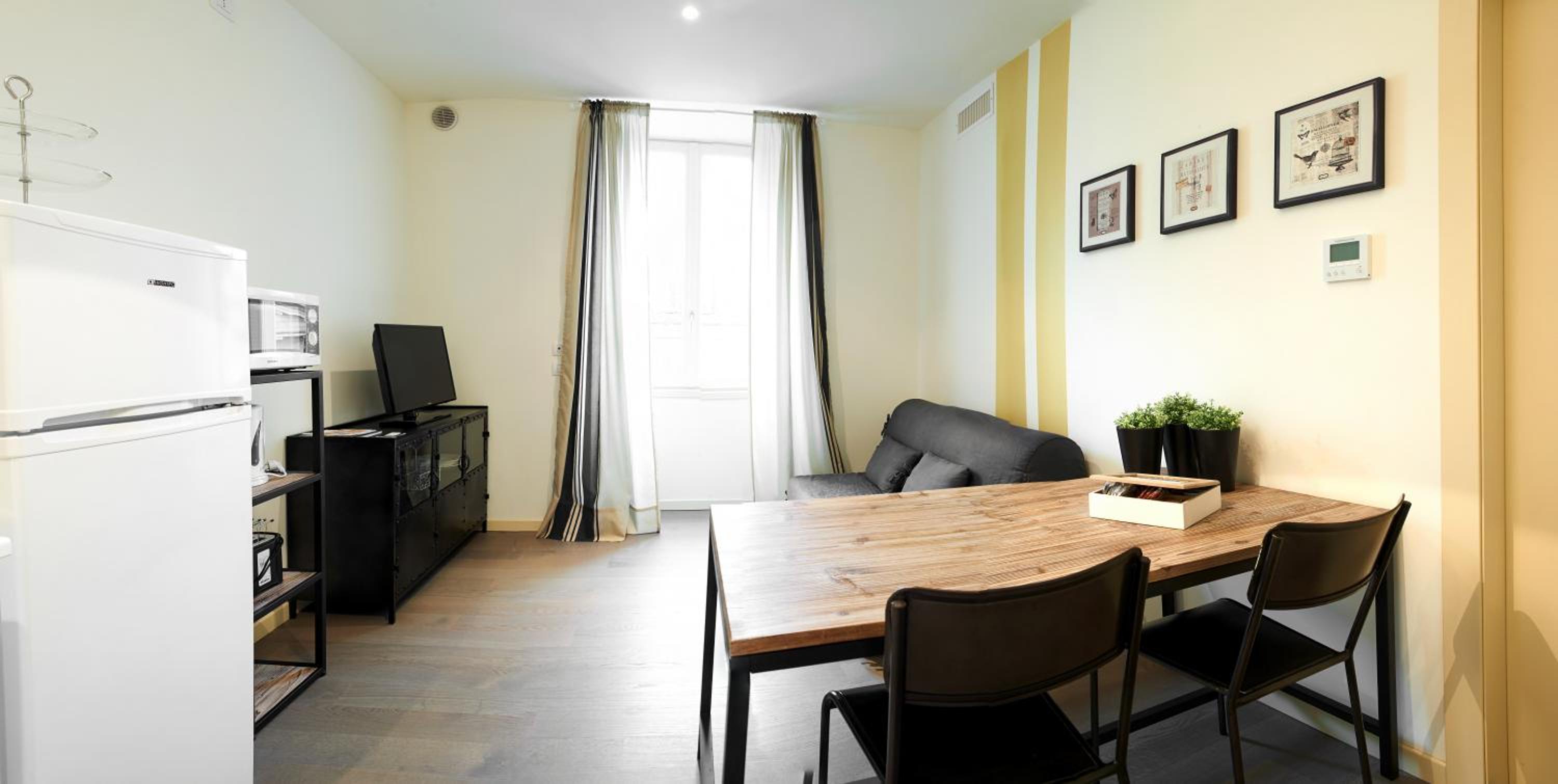 One-Bedroom Apartment - Photo 26