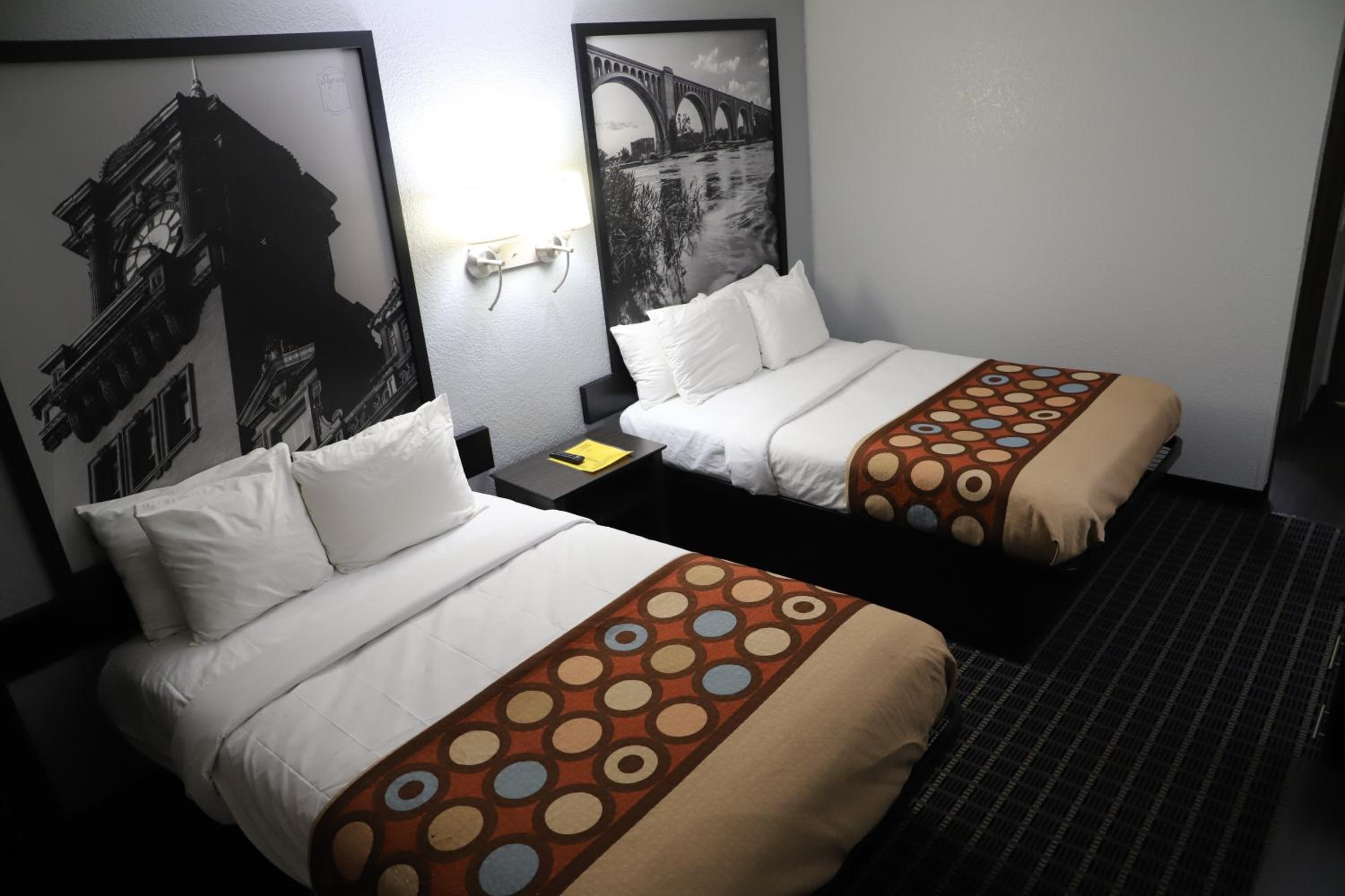 Deluxe Double Room with Two Double Beds - Non-Smoking - Photo 3