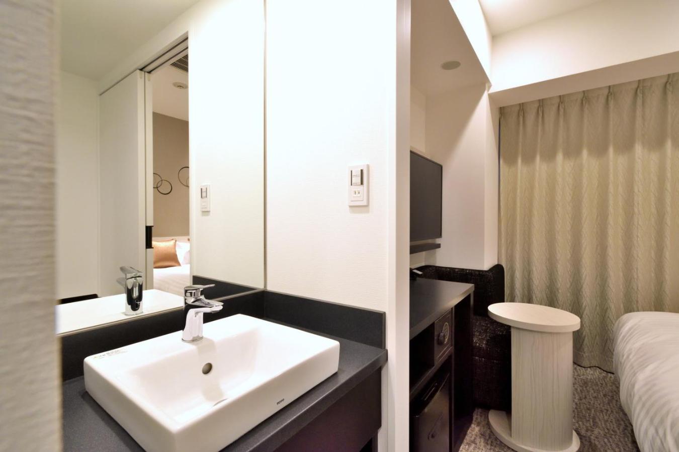 Moderate Small Double Room photo 3