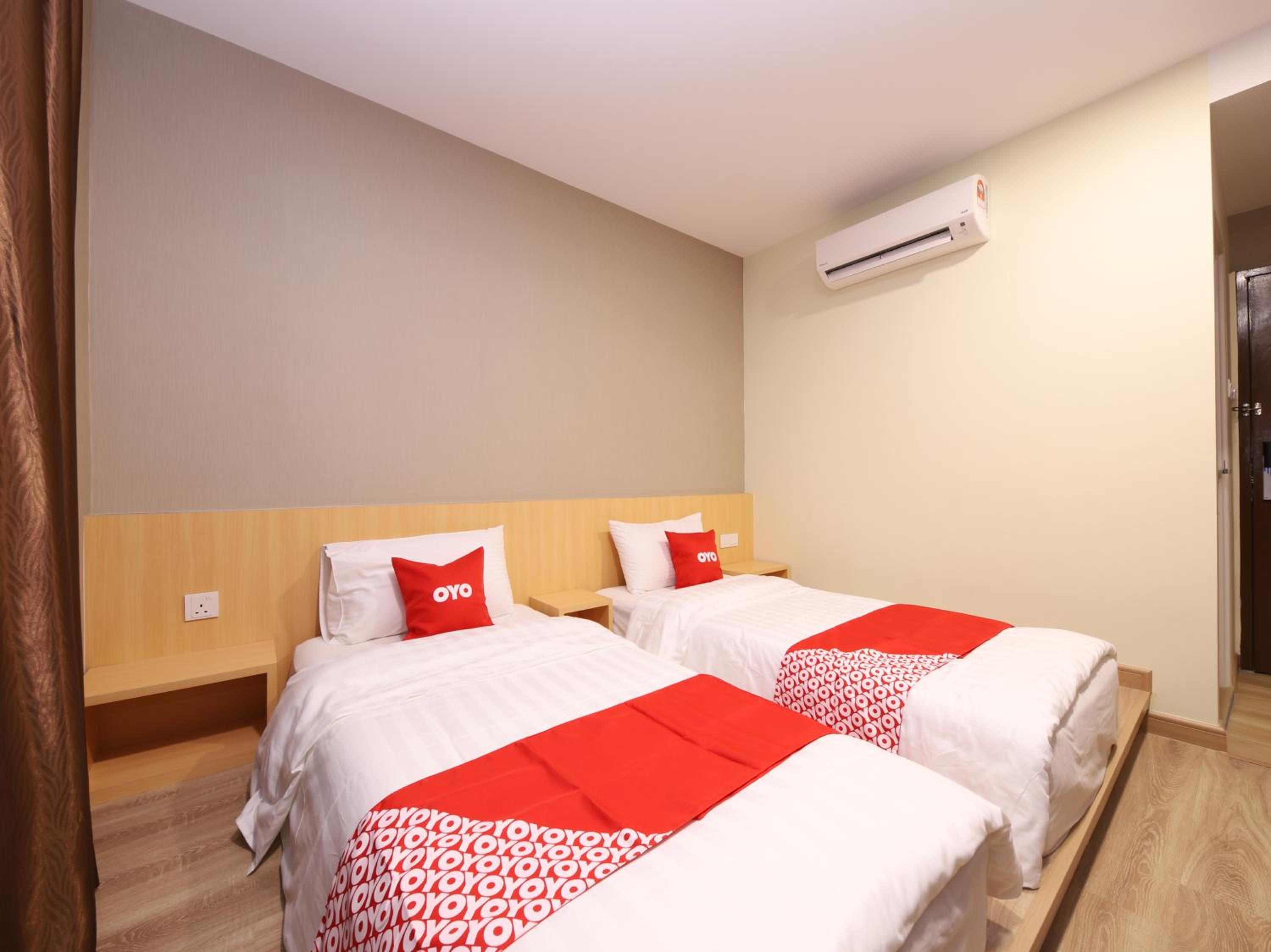 Deluxe Twin Room photo 3