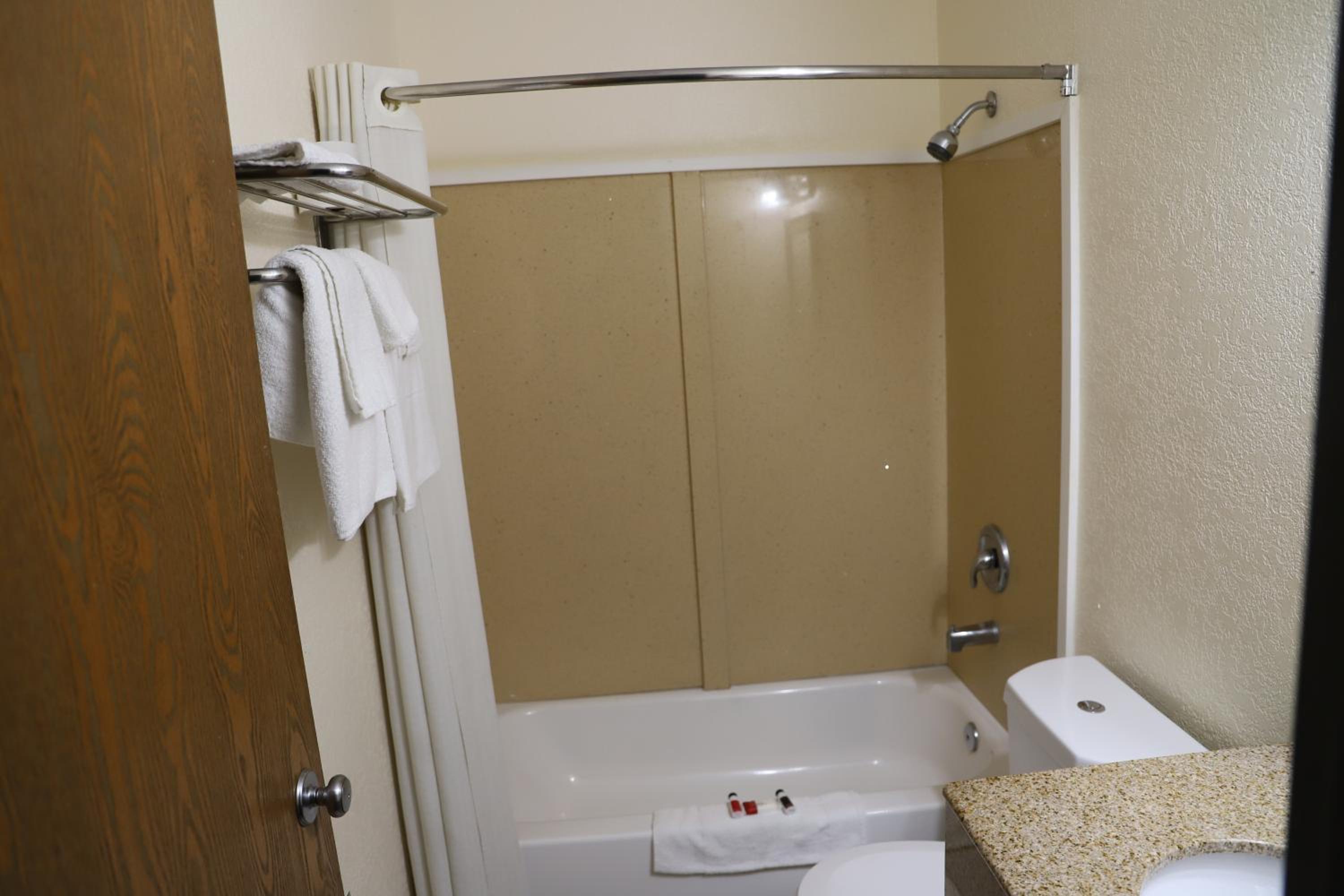 Deluxe Double Room with Two Double Beds - Non-Smoking - Photo 2
