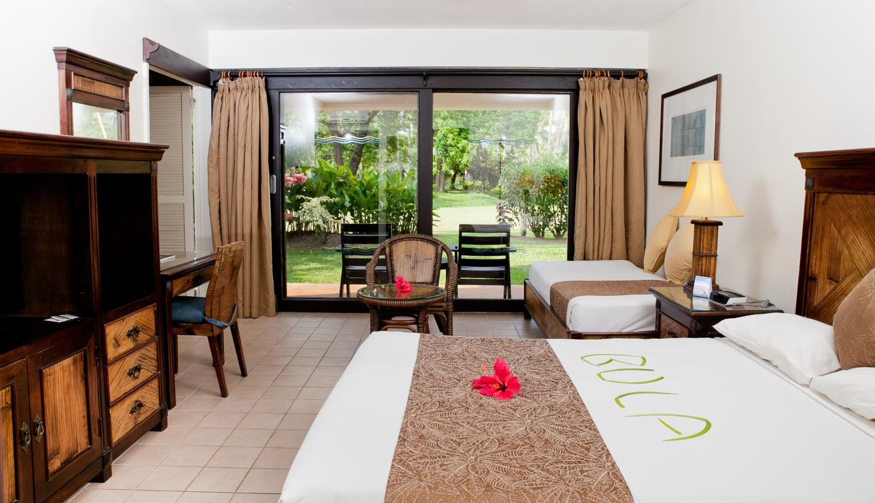Standard Queen Room with Ocean View photo 2