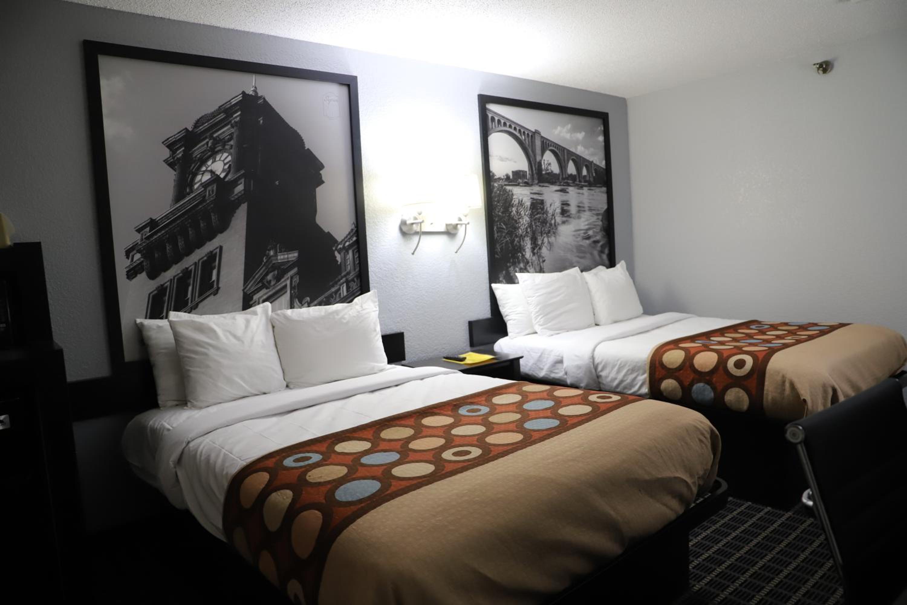 Double Room with Two Double Beds - Smoking - Photo 1