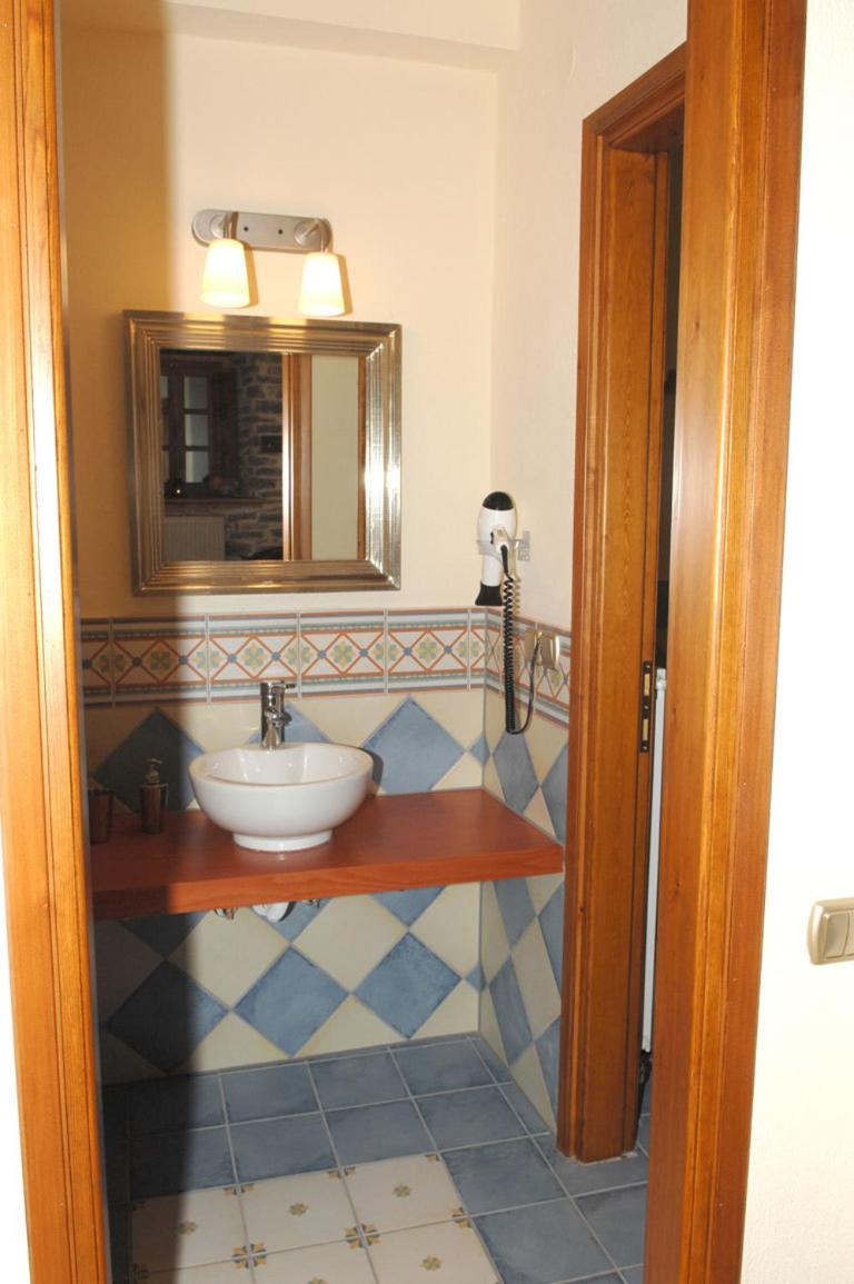 Double Room - Photo 10