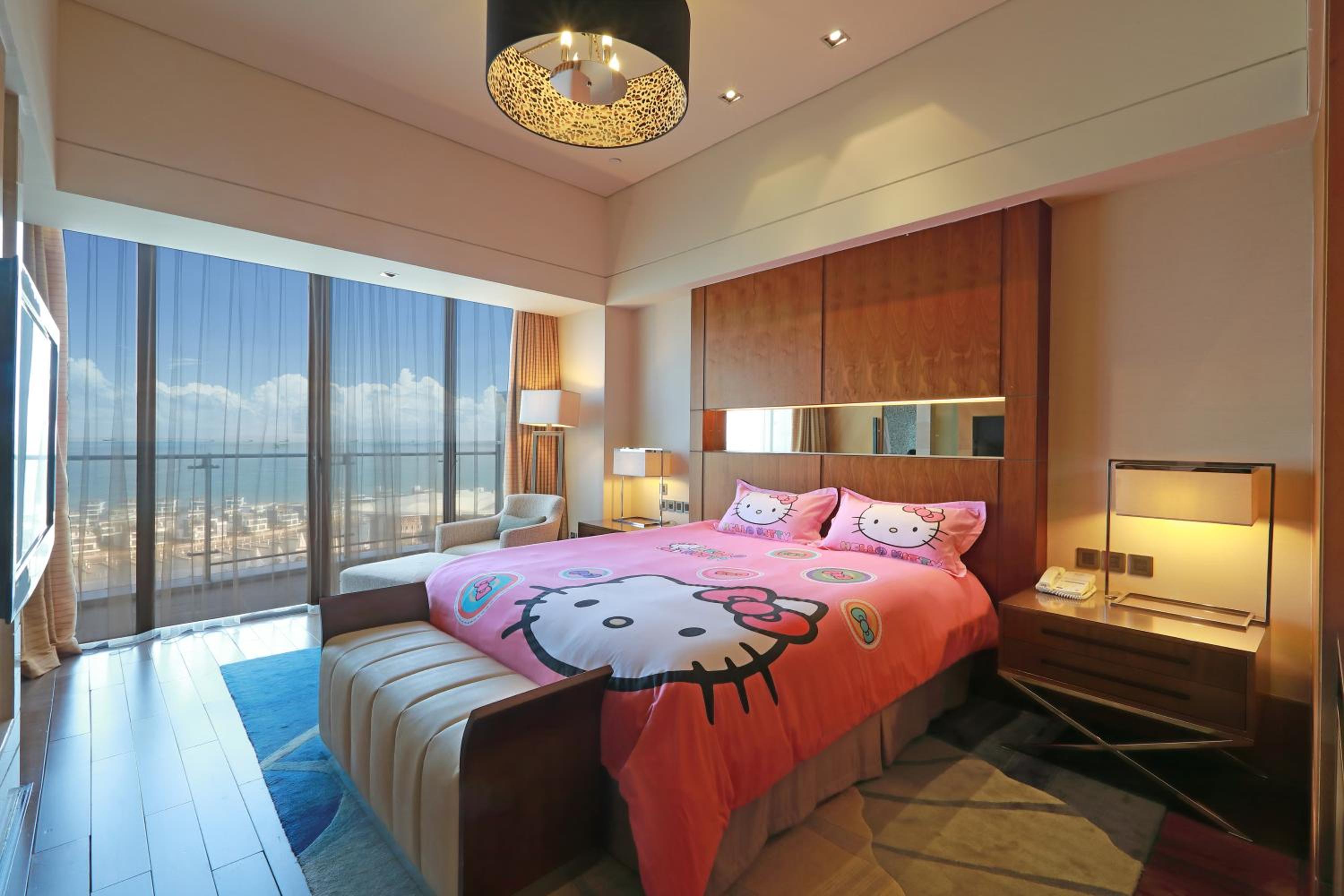 Deluxe Seaview Family