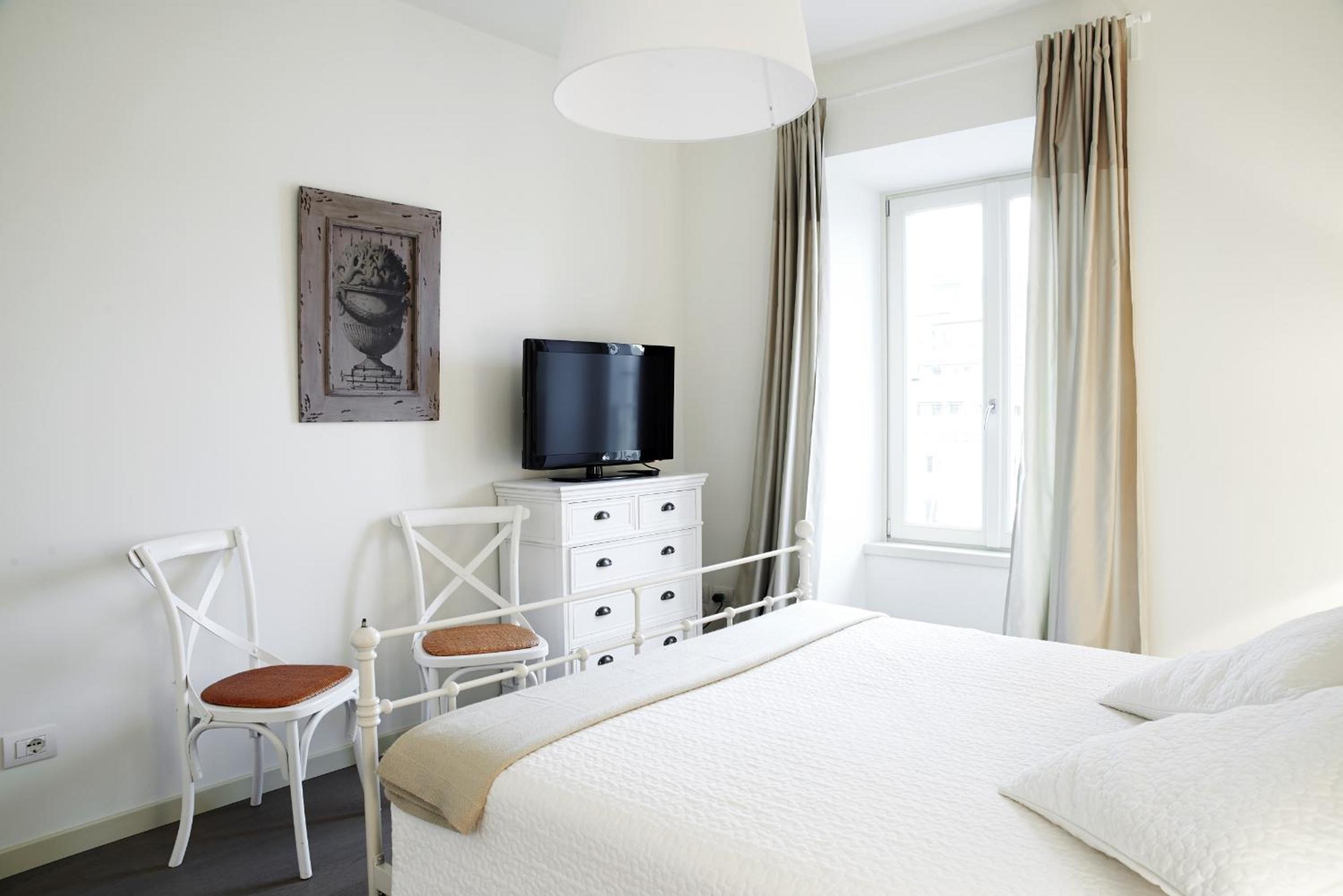 Two-Bedroom Apartment - Photo 36