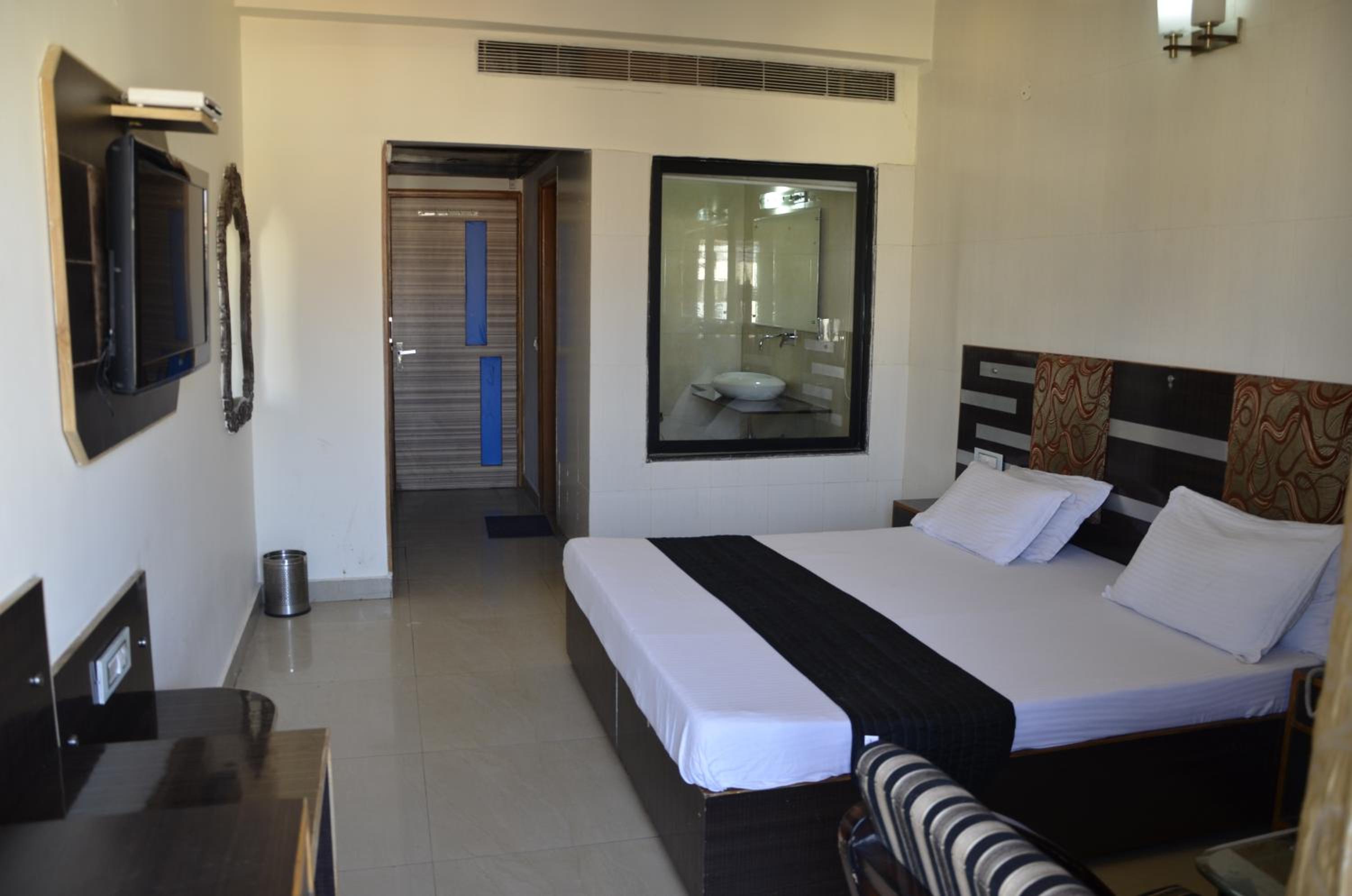 King Room with Balcony photo 3
