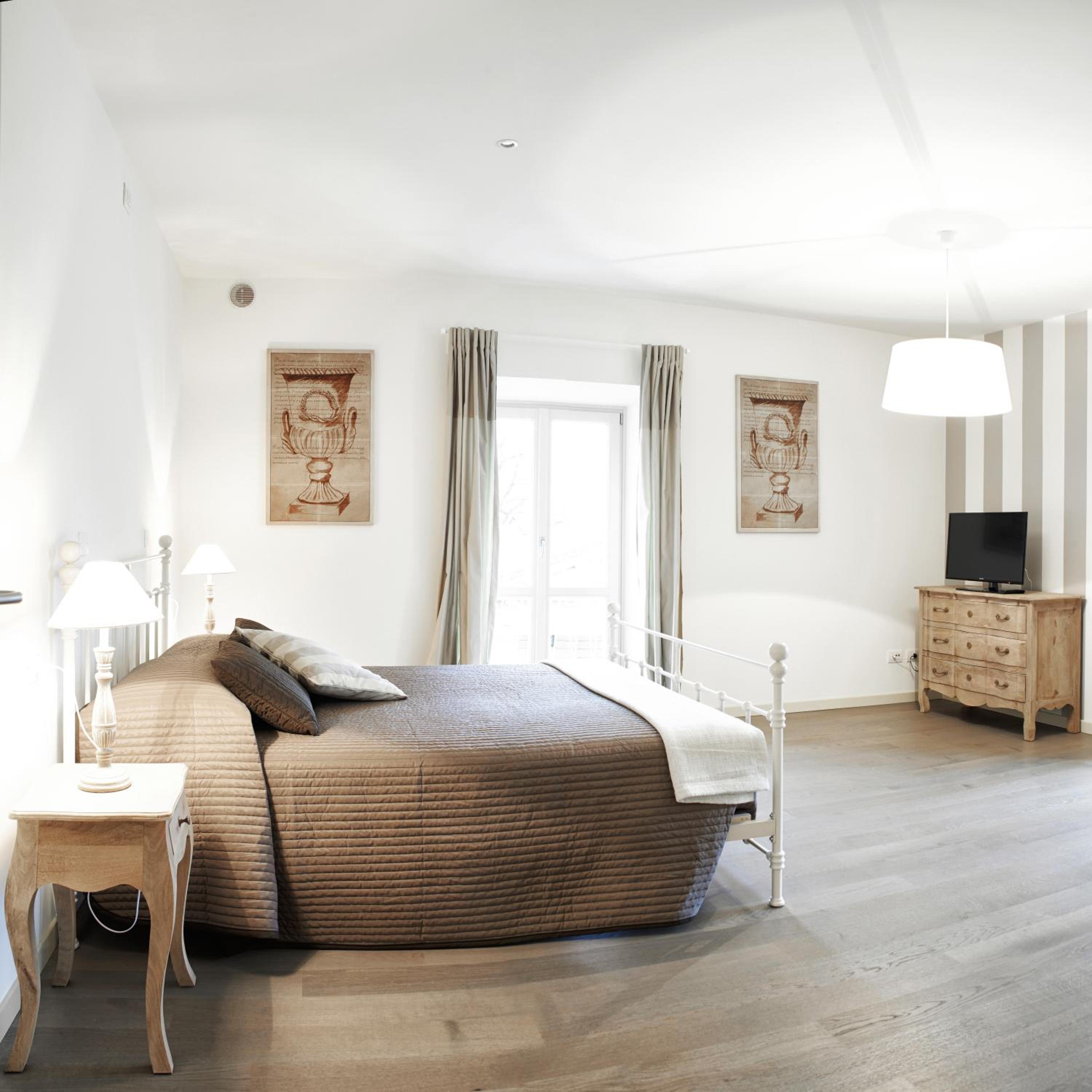 Two-Bedroom Apartment - Photo 33