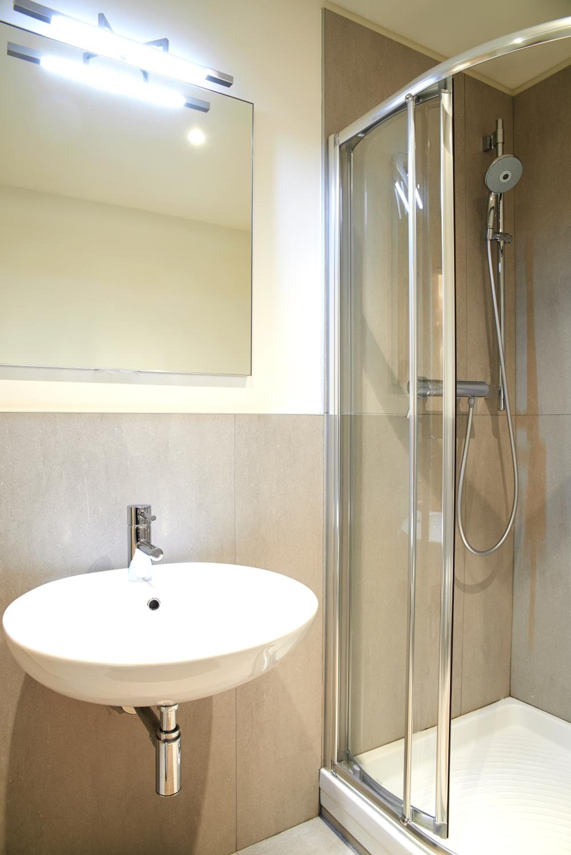 One-Bedroom Apartment - Photo 7