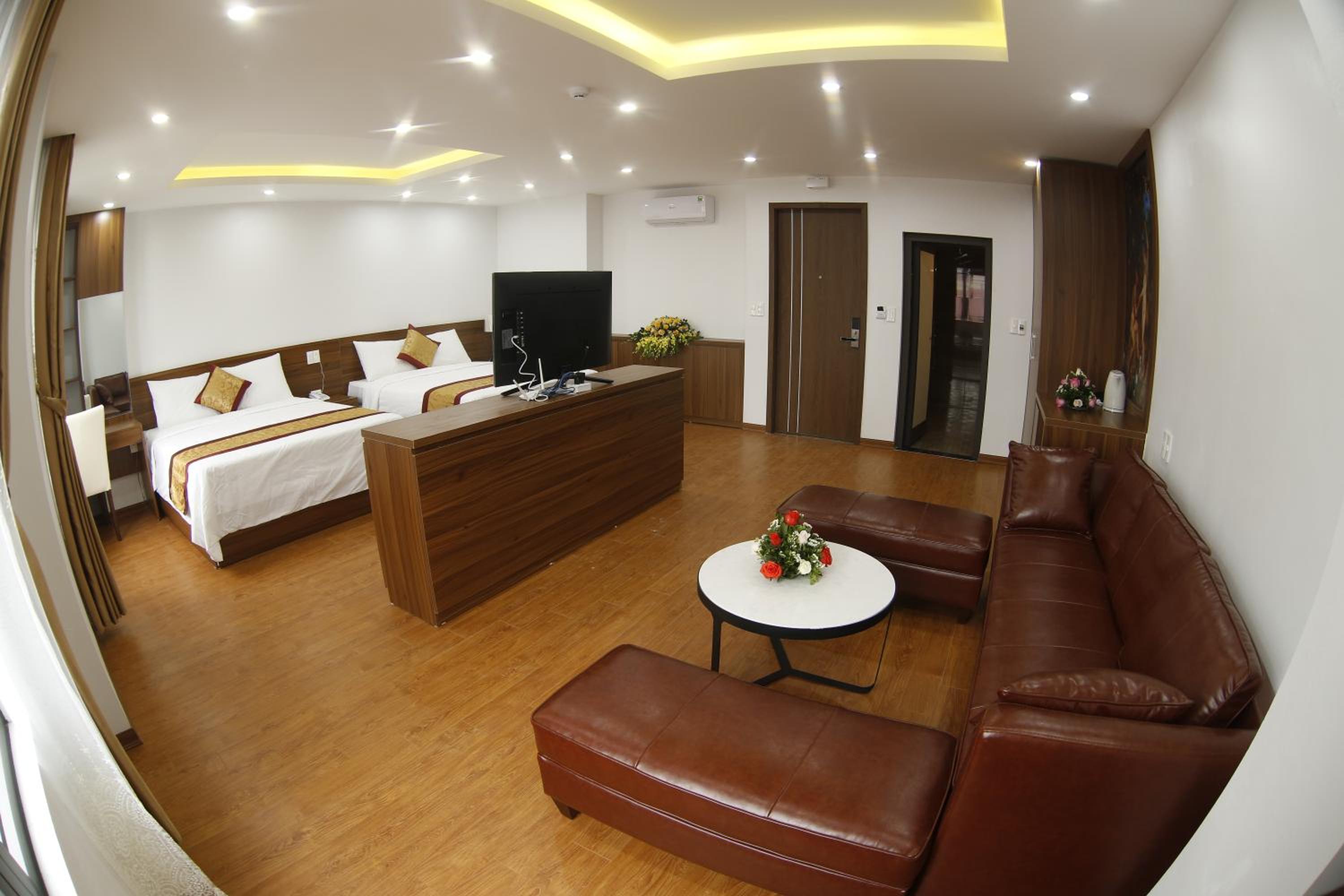 Deluxe Queen Room with Two Queen Beds photo 1
