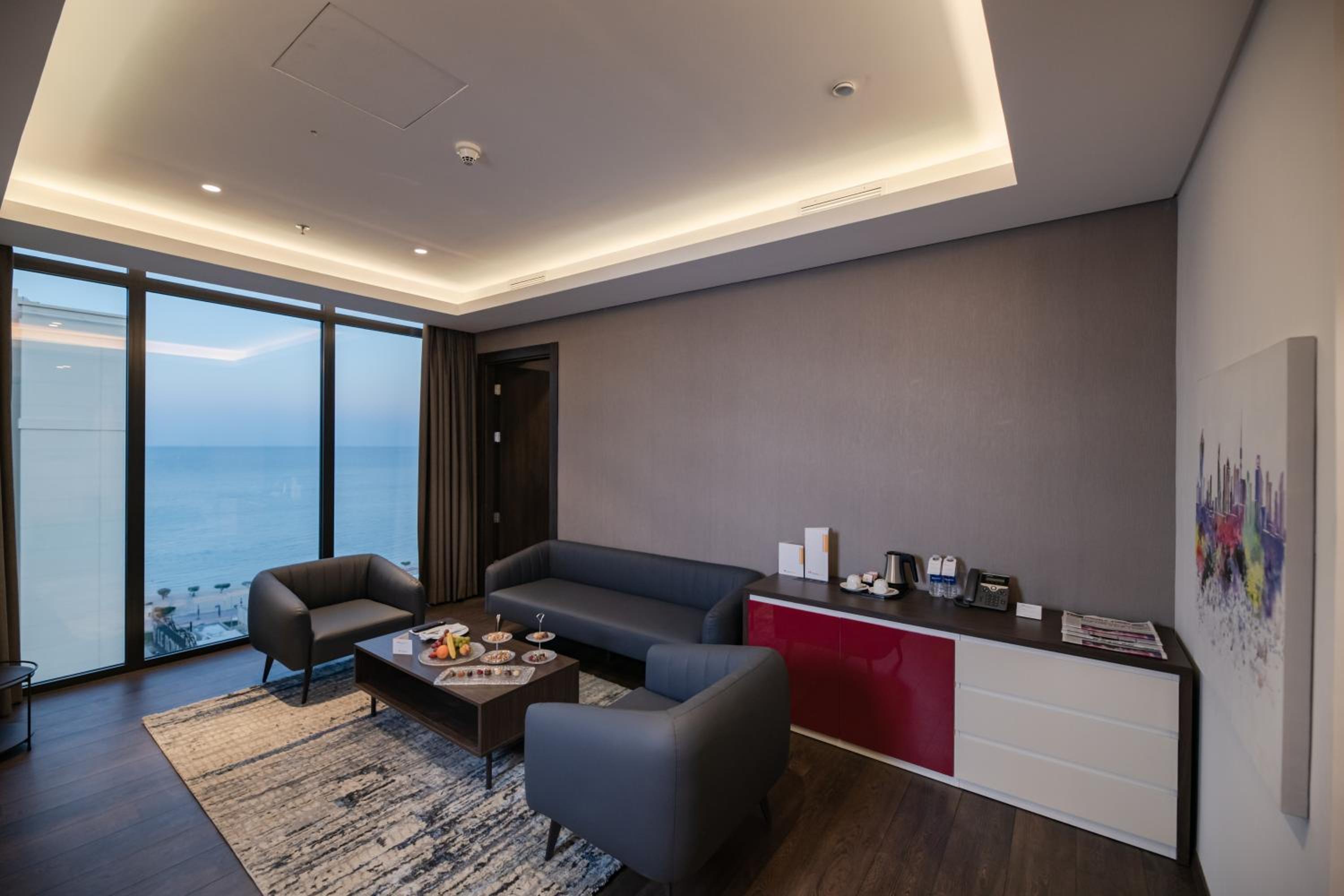 Two Bedroom Swiss-Super Suite  - Photo 5