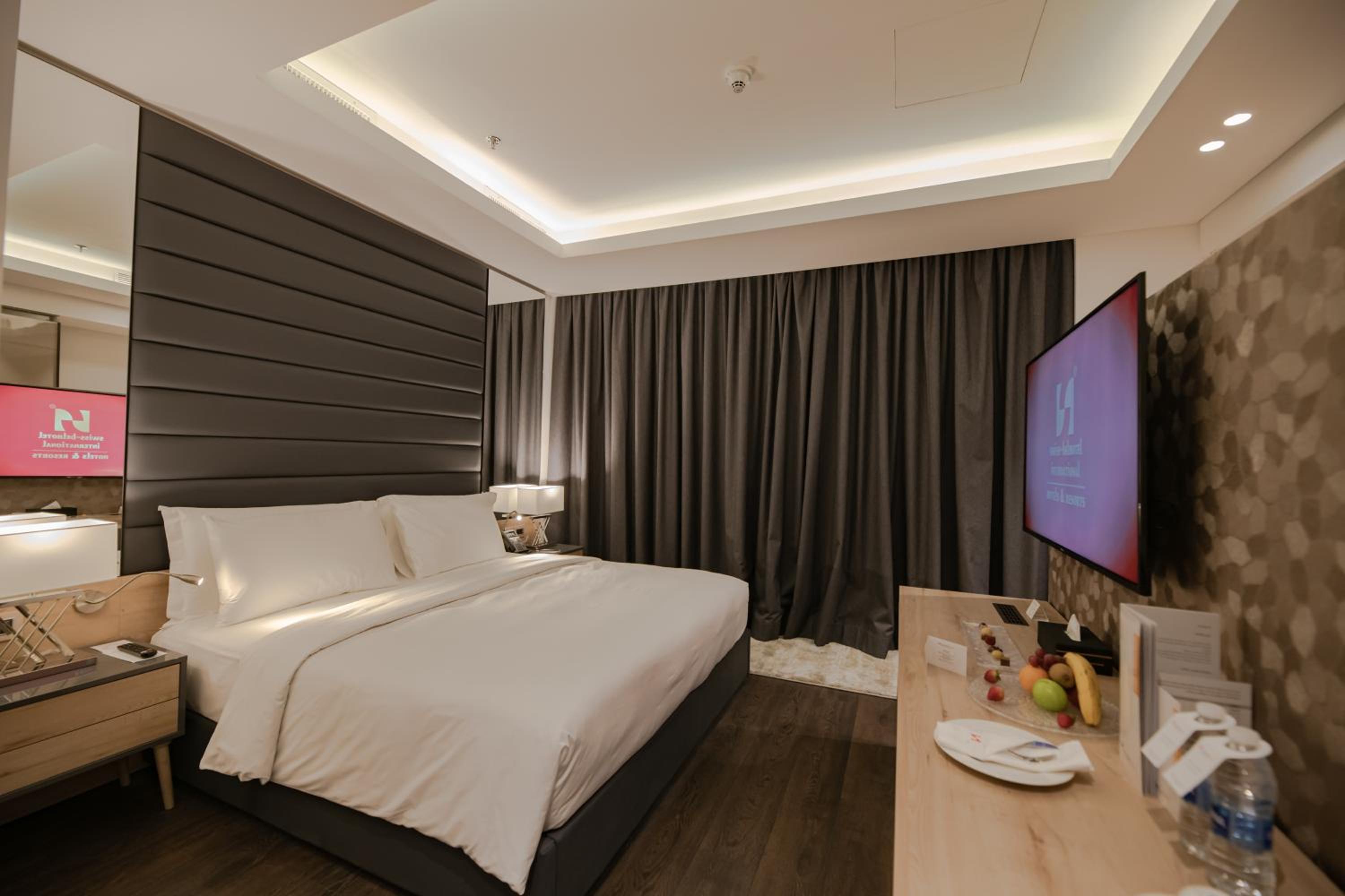 One Bedroom Swiss-SuperSuite  - Photo 2