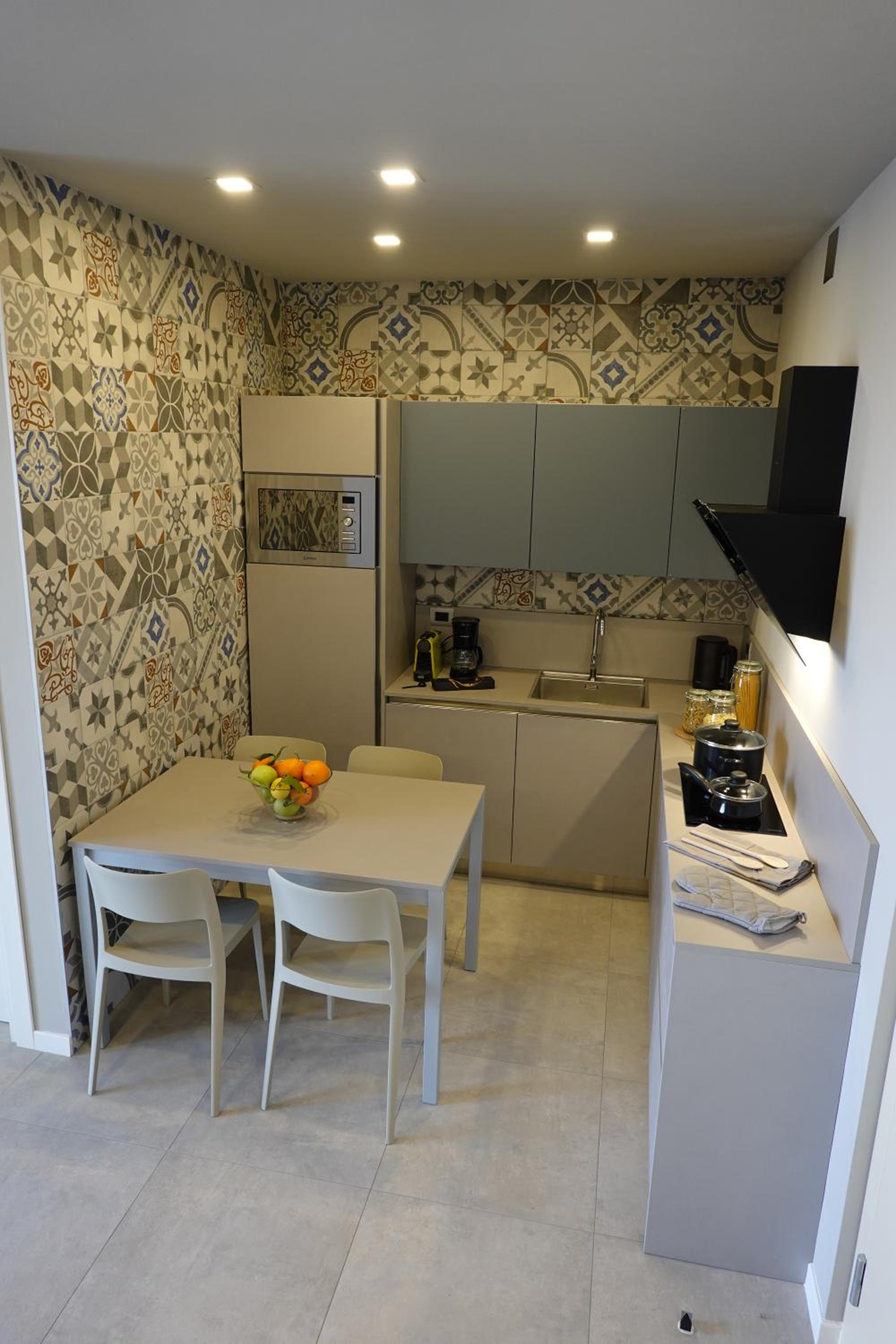 Two-Bedroom Apartment with Terrace and Lake View photo 2