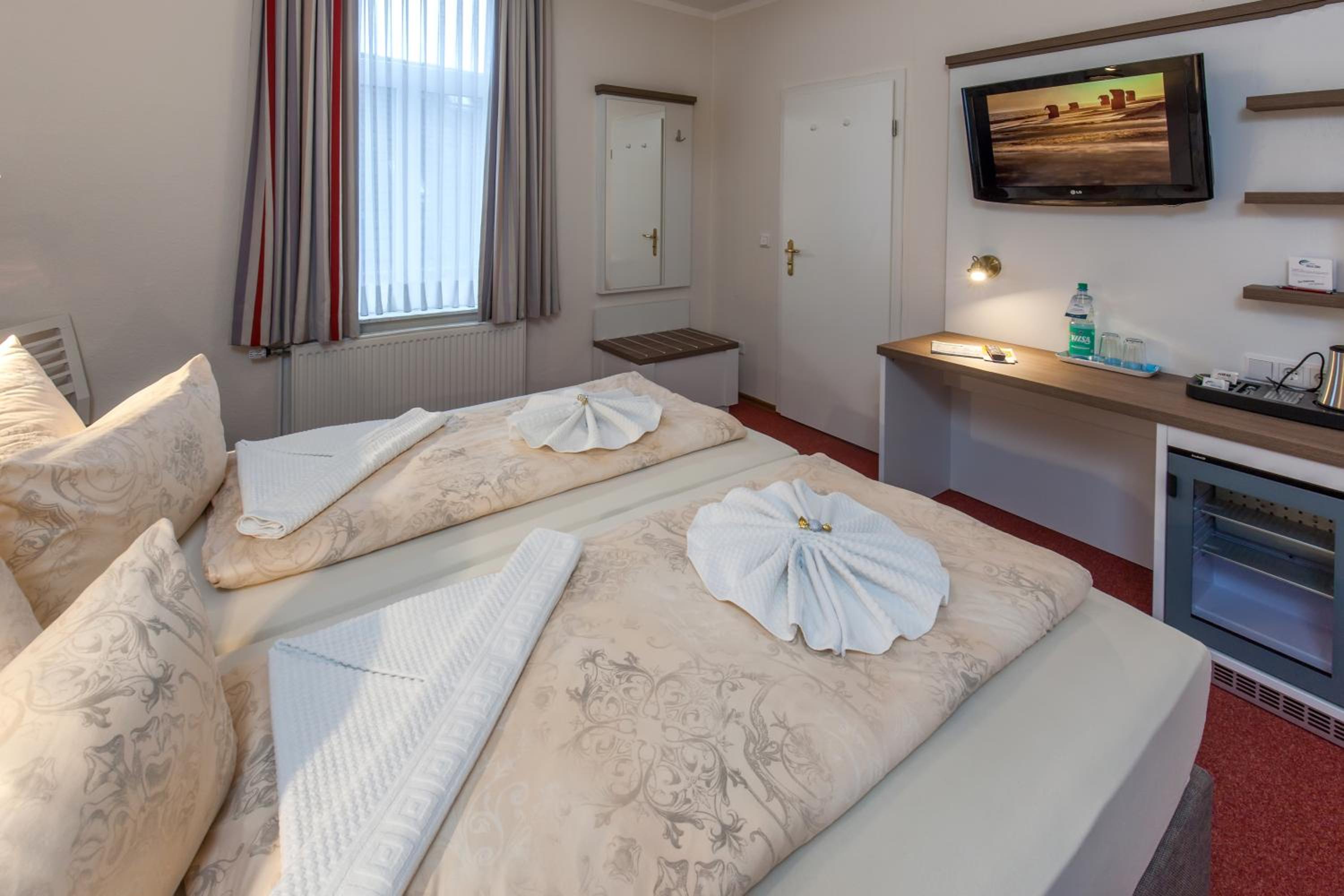 Double Room (1 Adult)