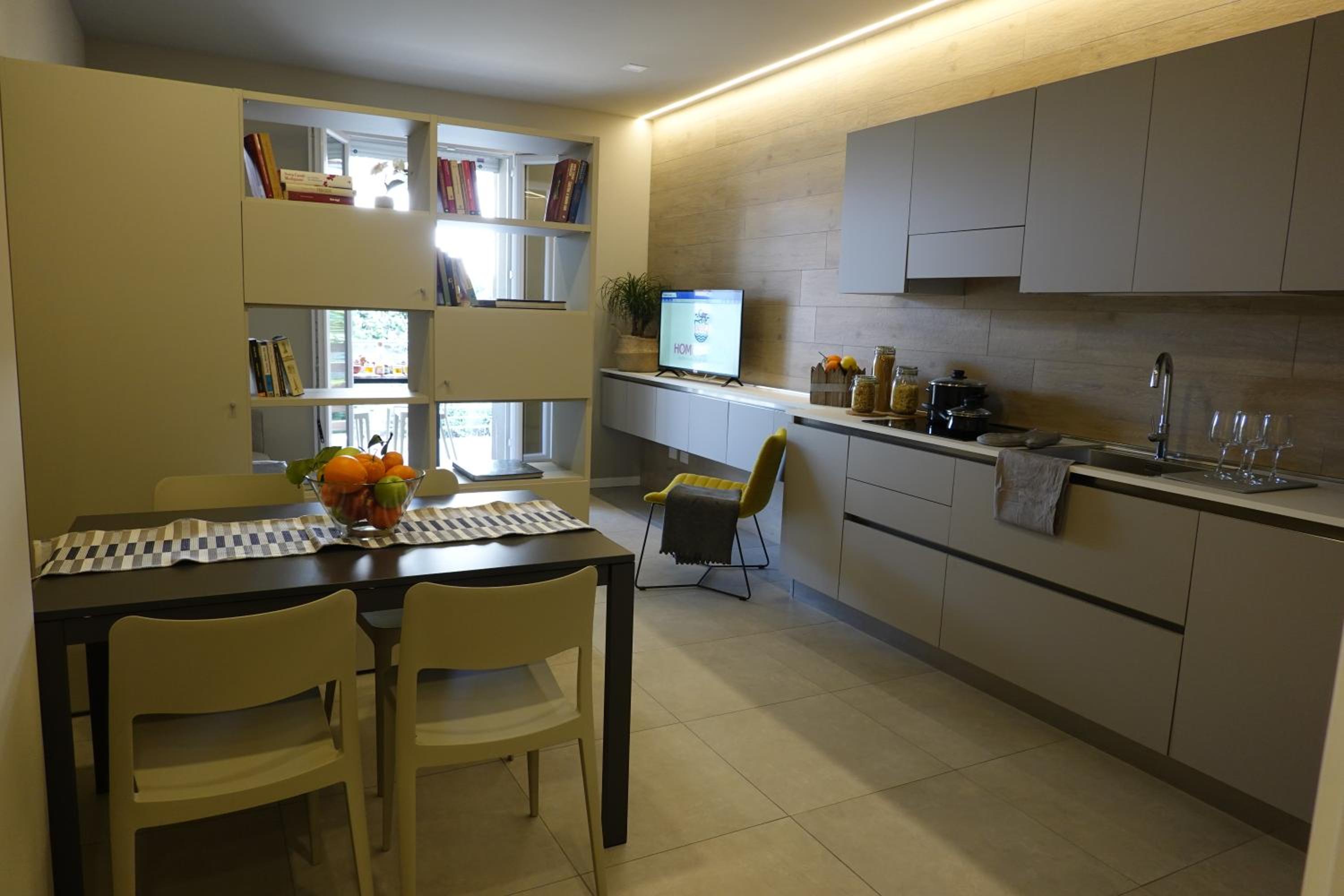 Two-Bedroom Apartment with Balcony photo 3