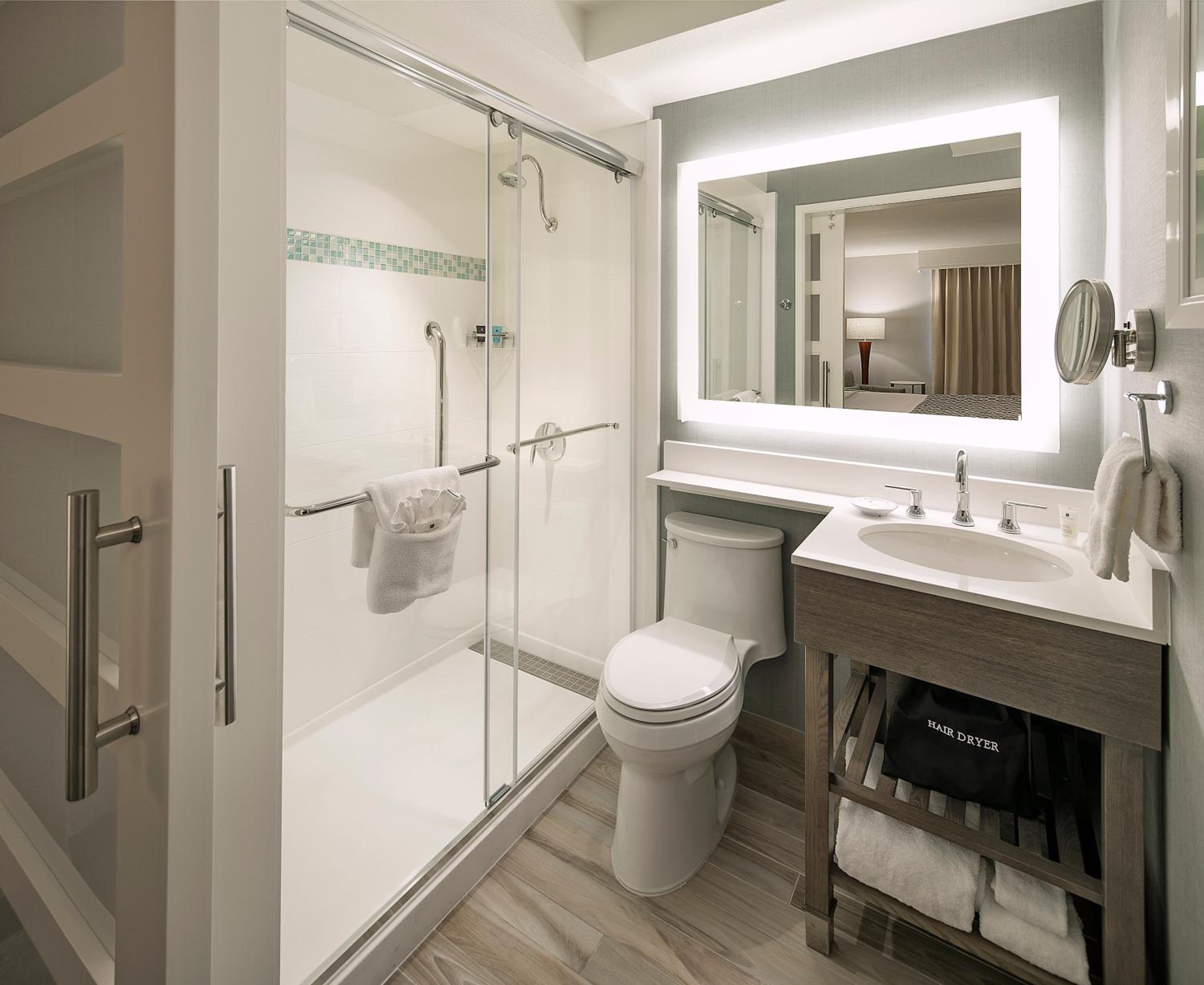Standard King Room with Ocean View - Photo 2