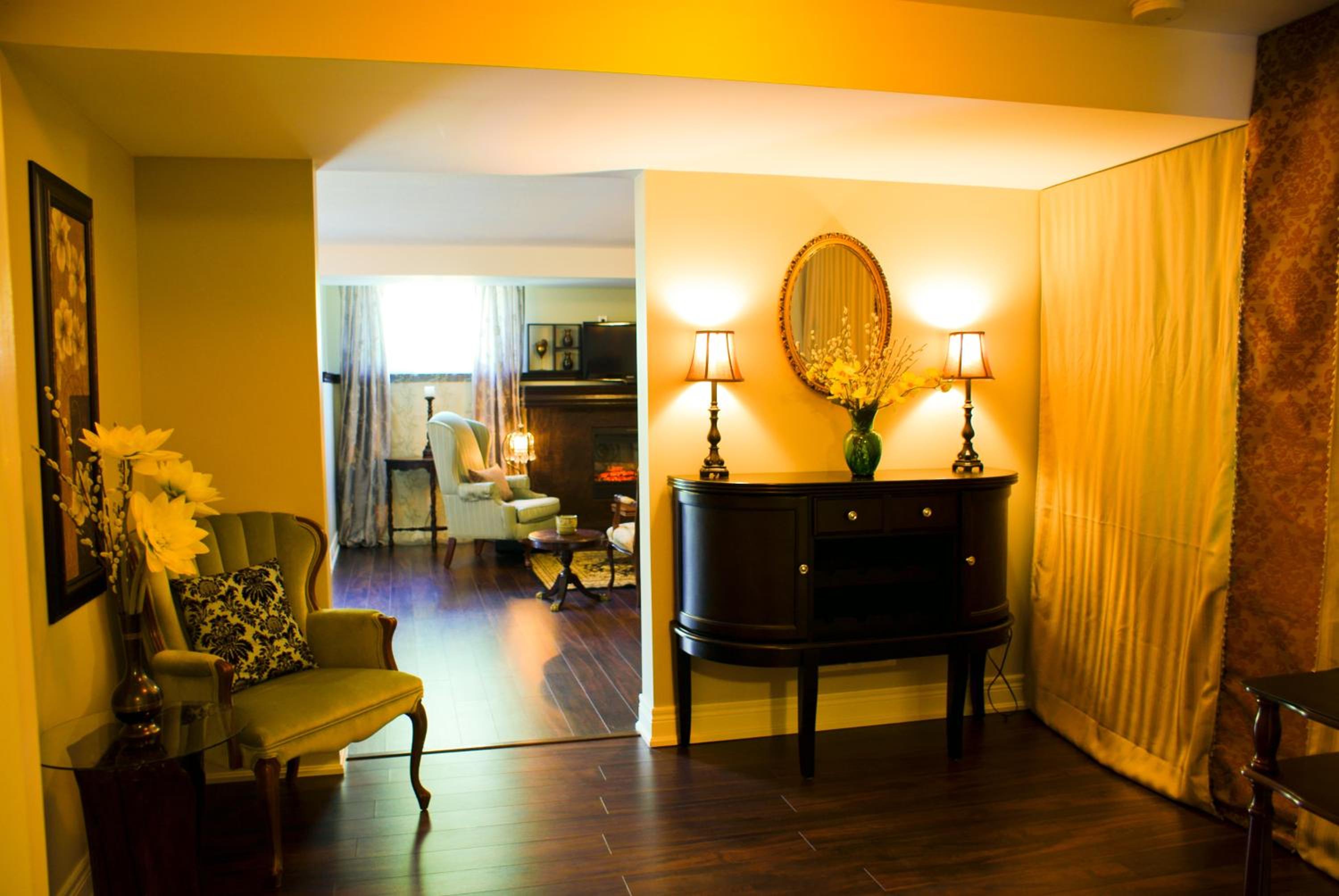 Queen Suite photo 3