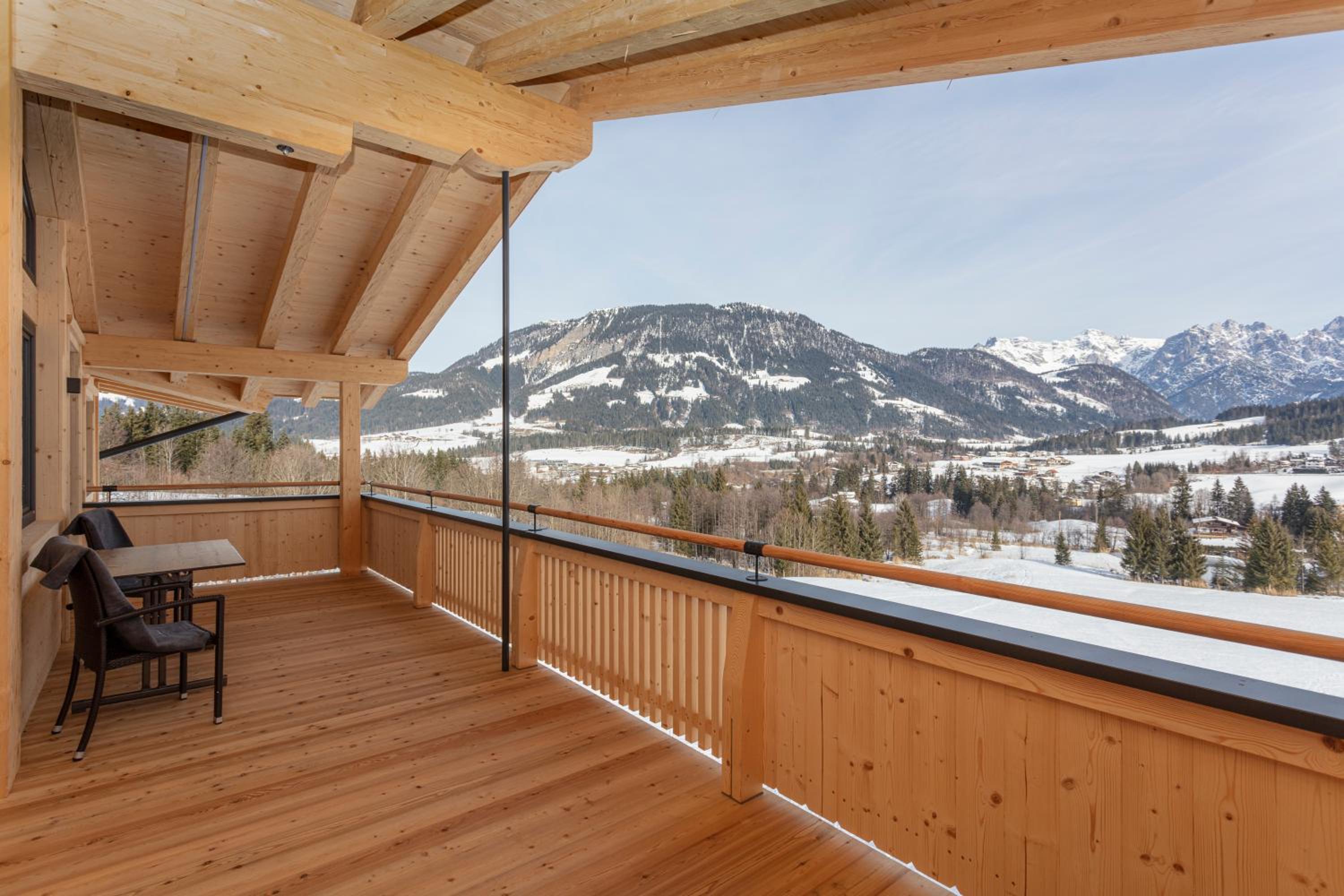 Apartment with Mountain View photo 3