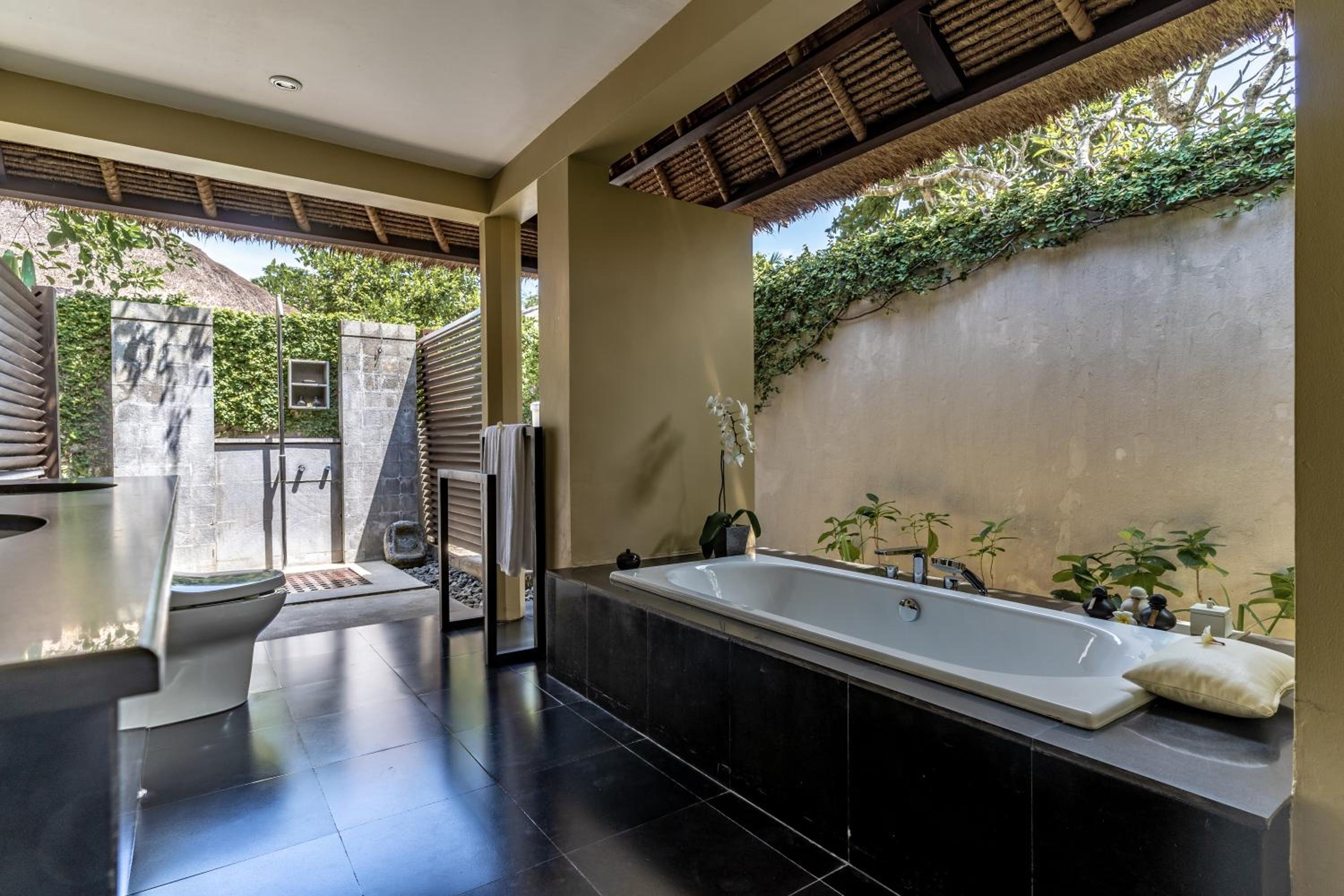 One-Bedroom Private Pool Villa with Free Airport Transfer - Photo 17
