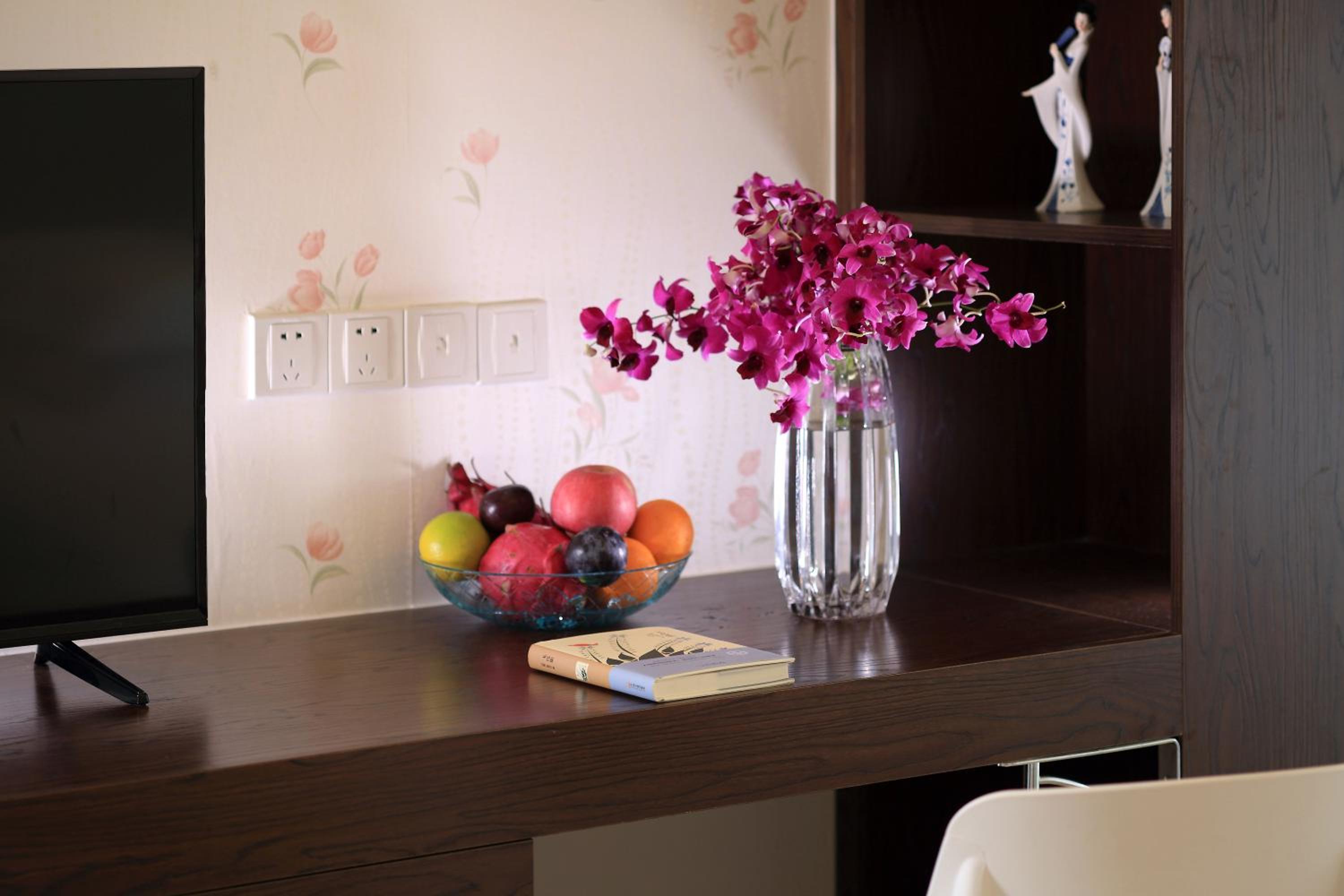 Superior Family Room photo 2