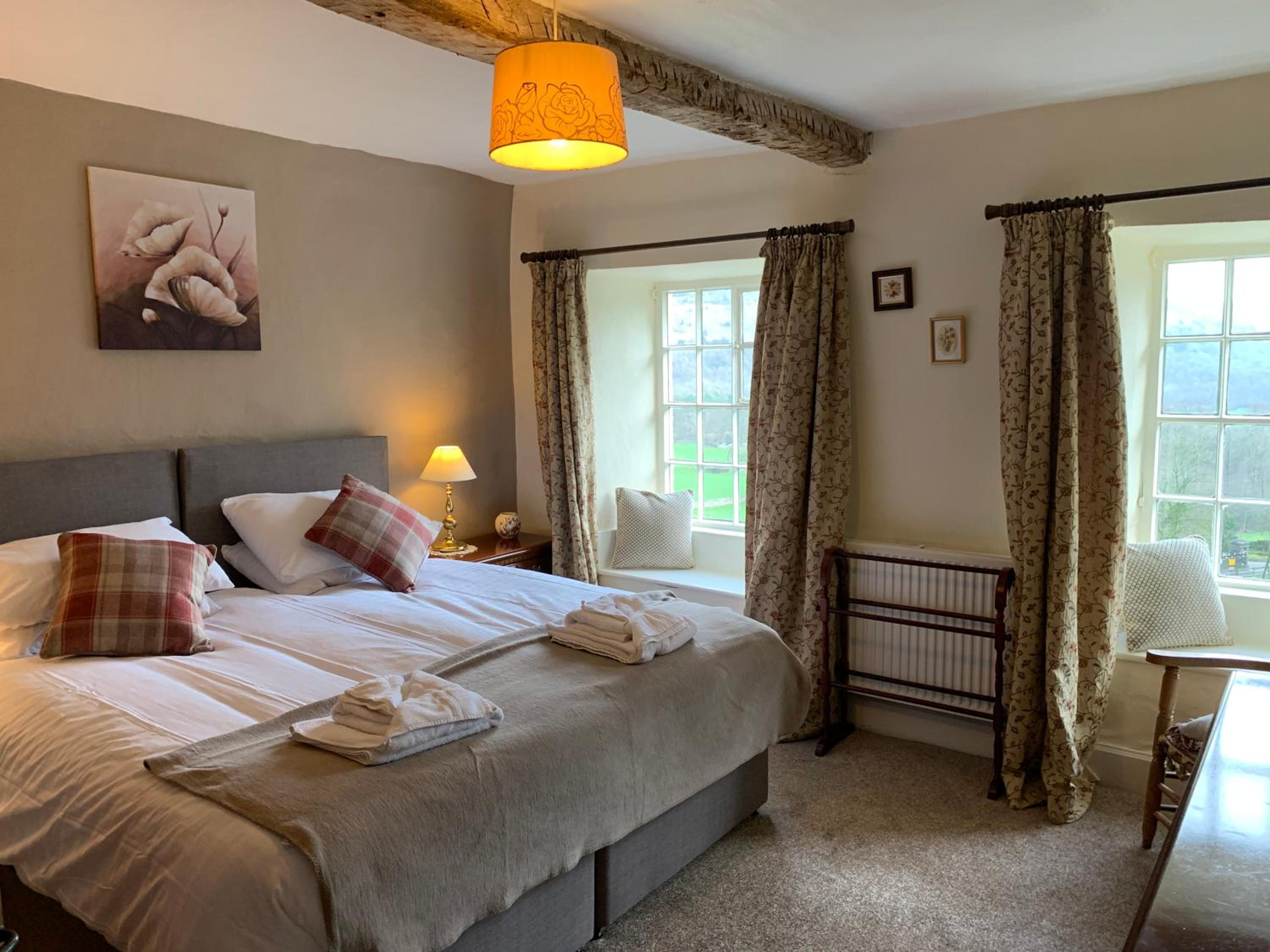 Double Room with Shared Bathroom and Mountain View photo 3