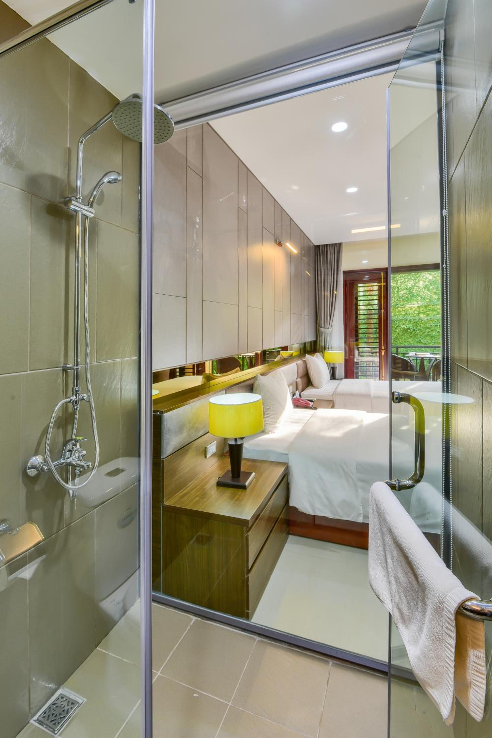 Twin Room with Pool View photo 3