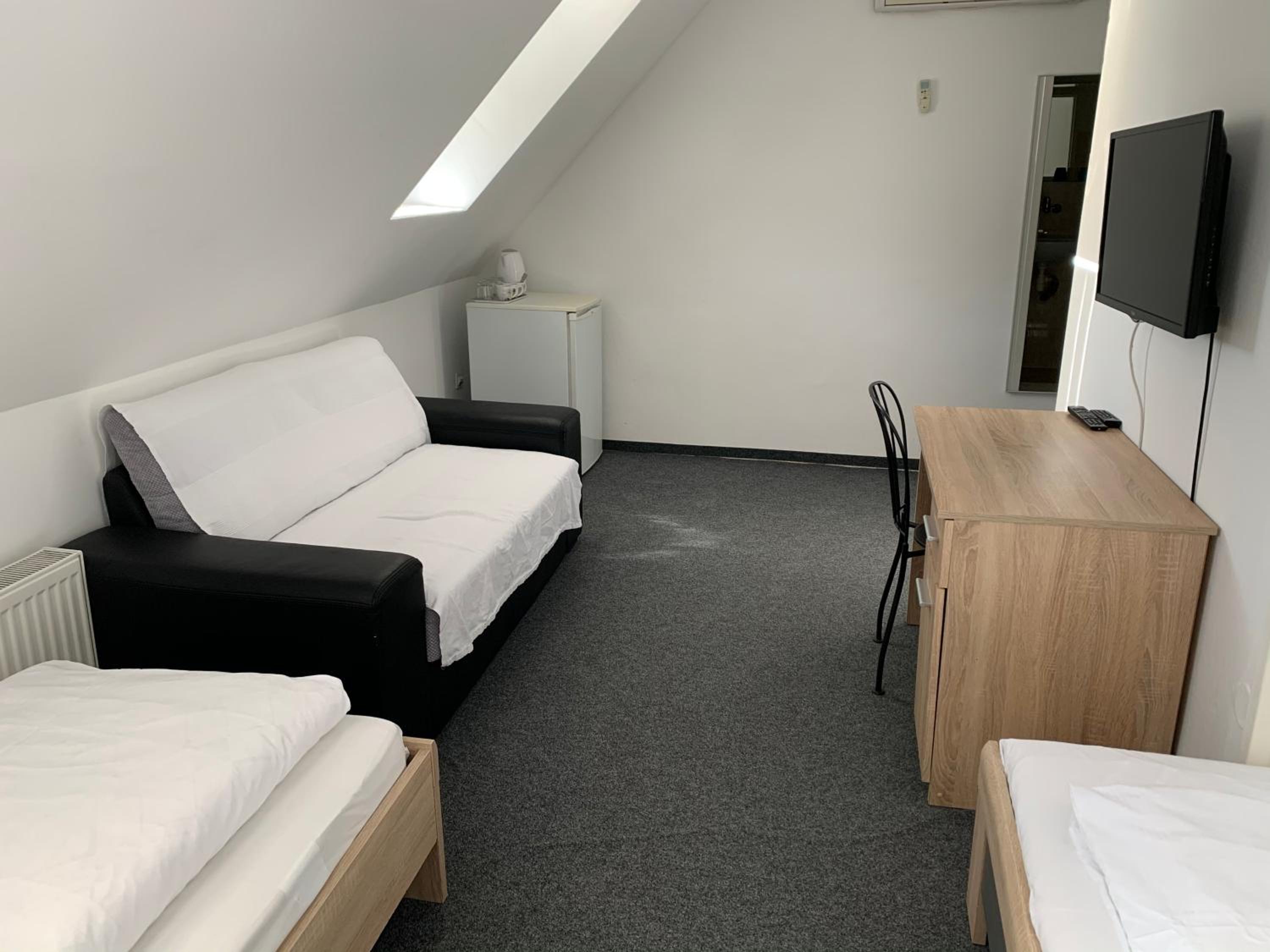 Triple Room - Photo 5