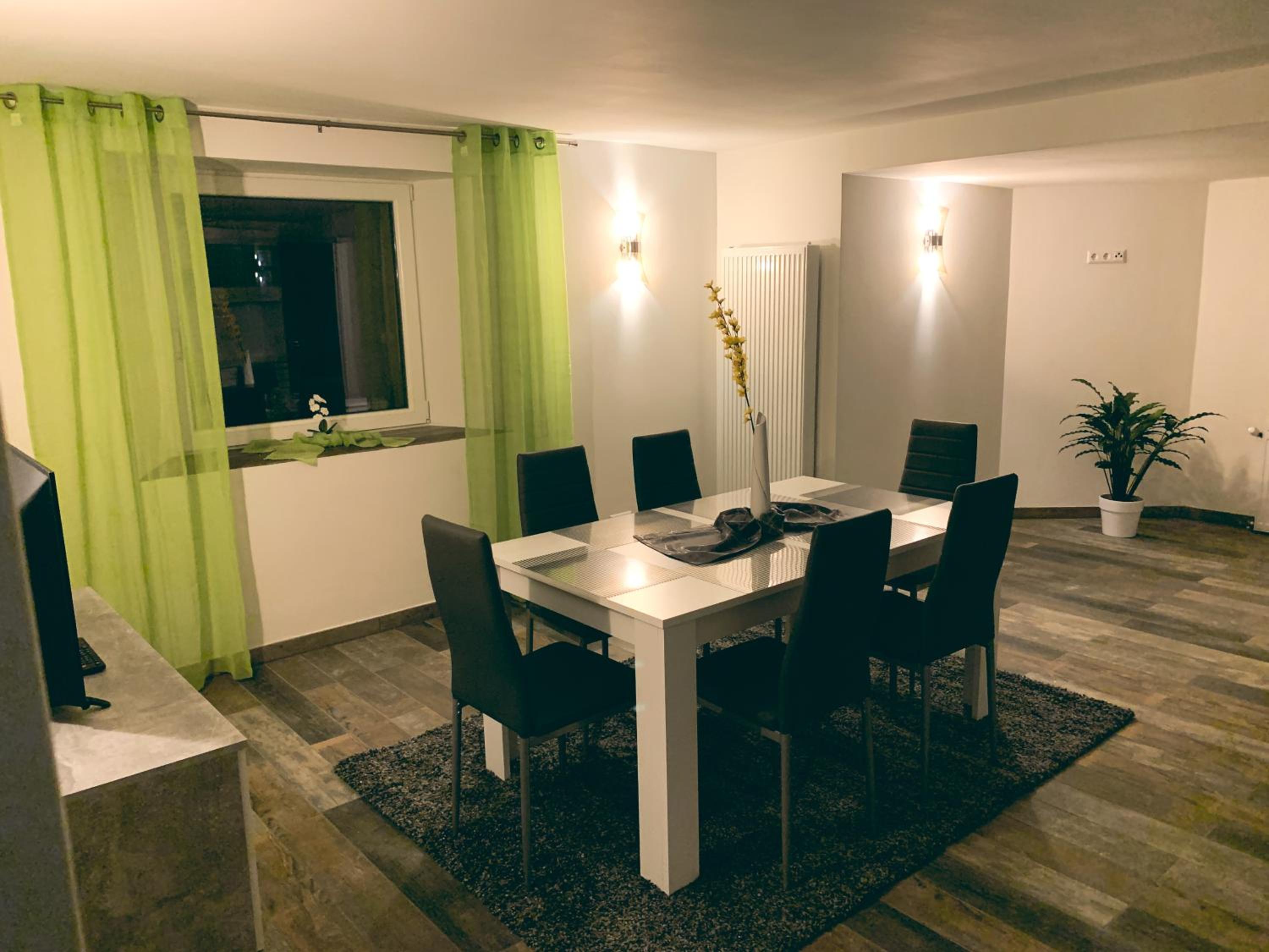 Deluxe Apartment photo 2
